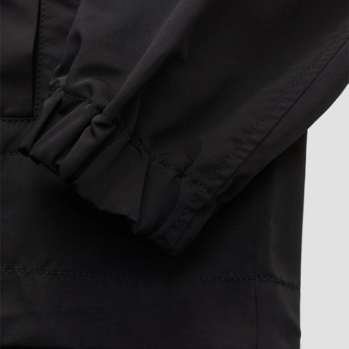 1017 ALYX 9SM 1017 ALYX 9SM Track Windbreaker Size US S / EU 44-46 / 1 - 9 Thumbnail