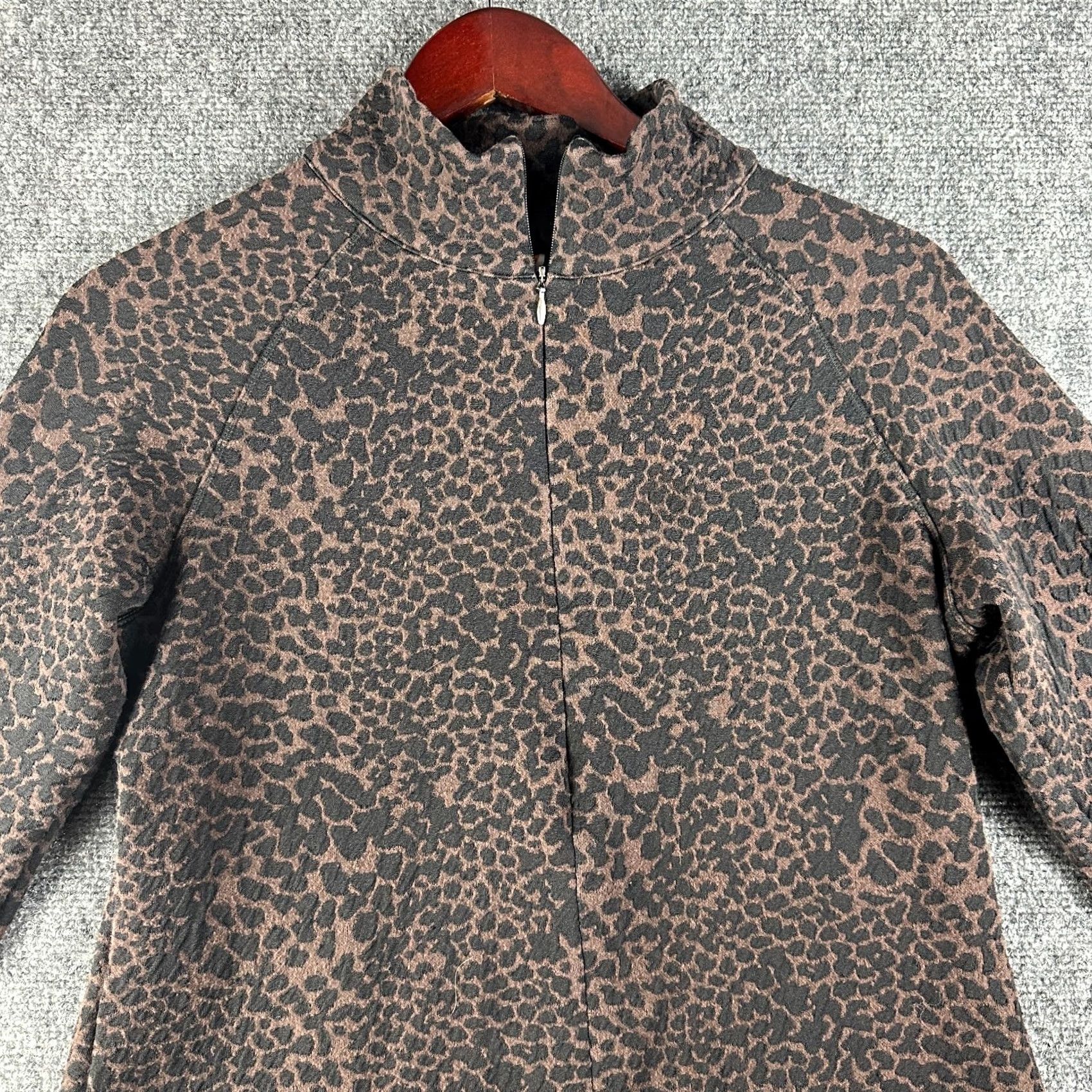 Vintage Lucy Top Womens Medium 1/4 Zip Pullover Zip Sleeve Cuff Brown Animal Print Logo Shirt Womens M Brown Animal Print Lucy Top Size M / US 6-8 / IT 42-44 - 2 Thumbnail