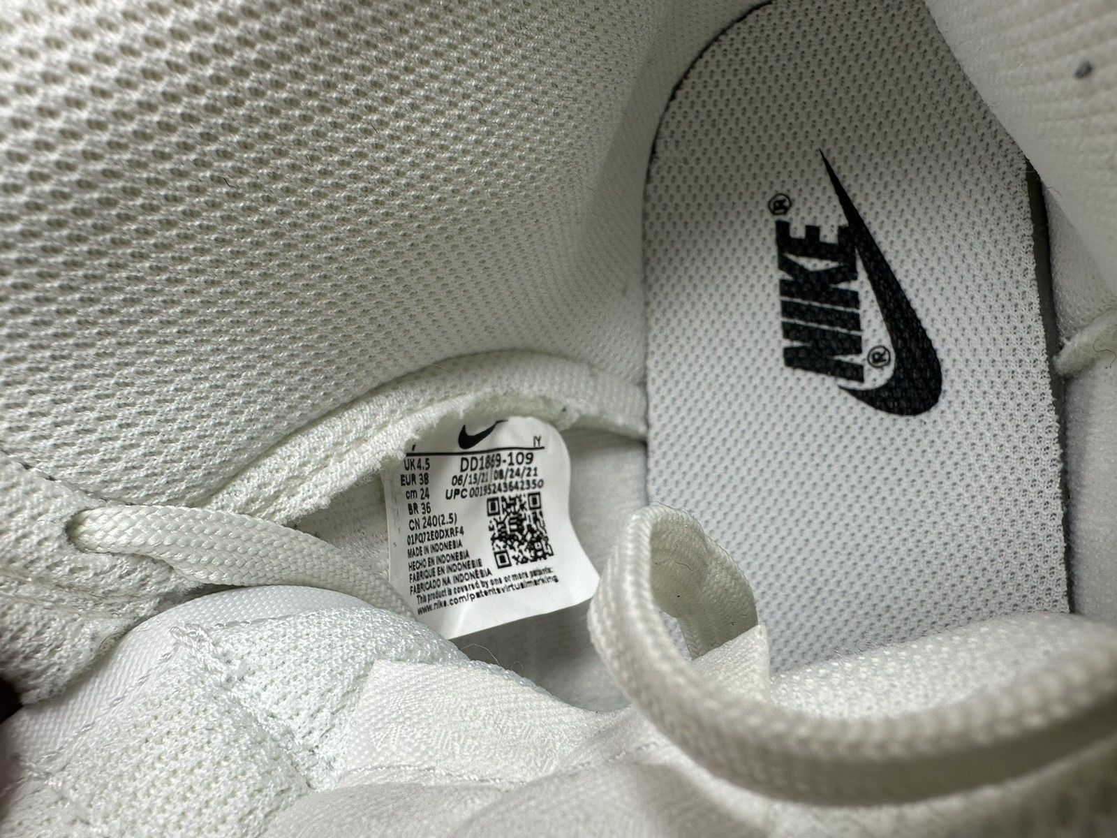 Nike Women’s Nike Dunk High “ Sail Gum” ( size 7 ) Size US 7 / IT 37 - 8 Thumbnail