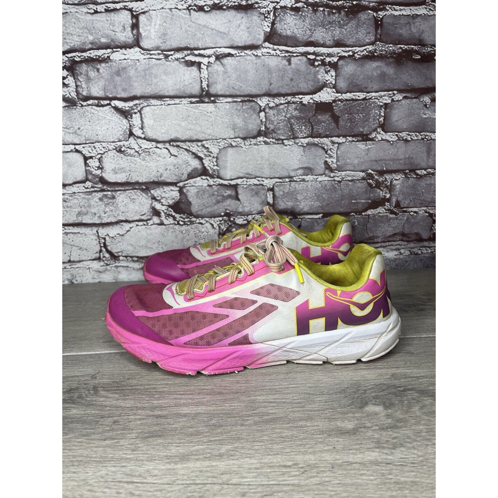 Hoka HOKA ONE TRACER Pink FUSCIA CITRUS Lace Up Sneakers Women 9M Size US 9 / IT 39 - 12 Thumbnail
