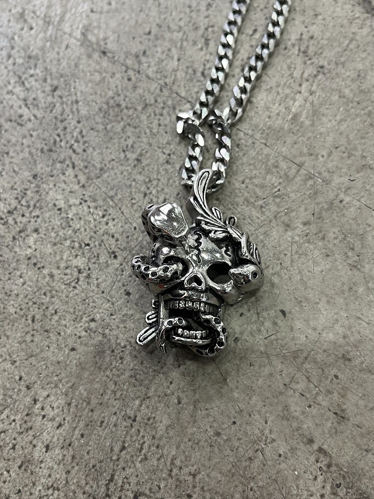 Other Vintage Silver Gothic Skull Chain (unisex) Size ONE SIZE - 2 Thumbnail