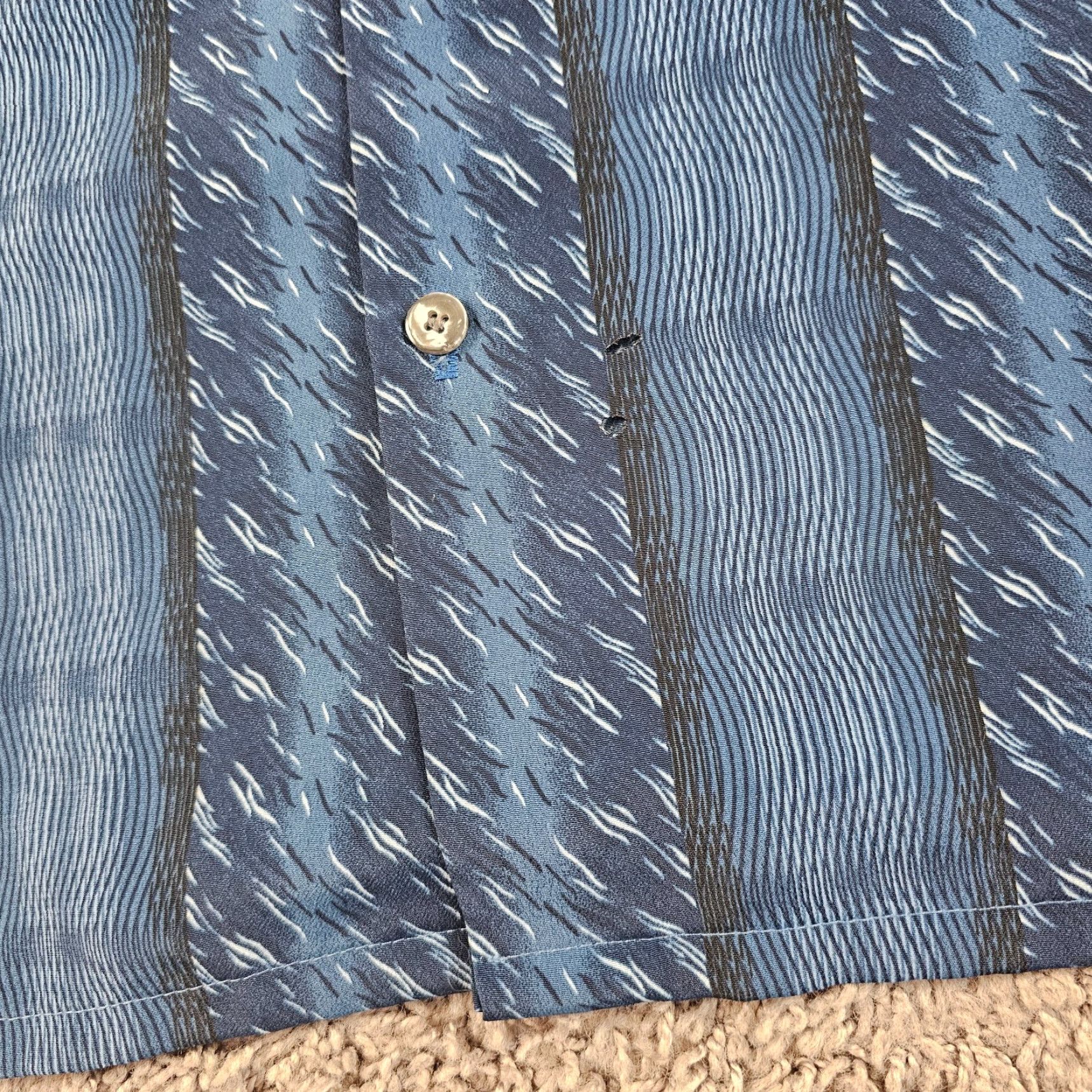 Vintage VINTAGE Monzini Button-Up Shirt Mens XL Blue Geometric Short Sleeve Breathable USA Size US XL / EU 56 / 4 - 4 Thumbnail