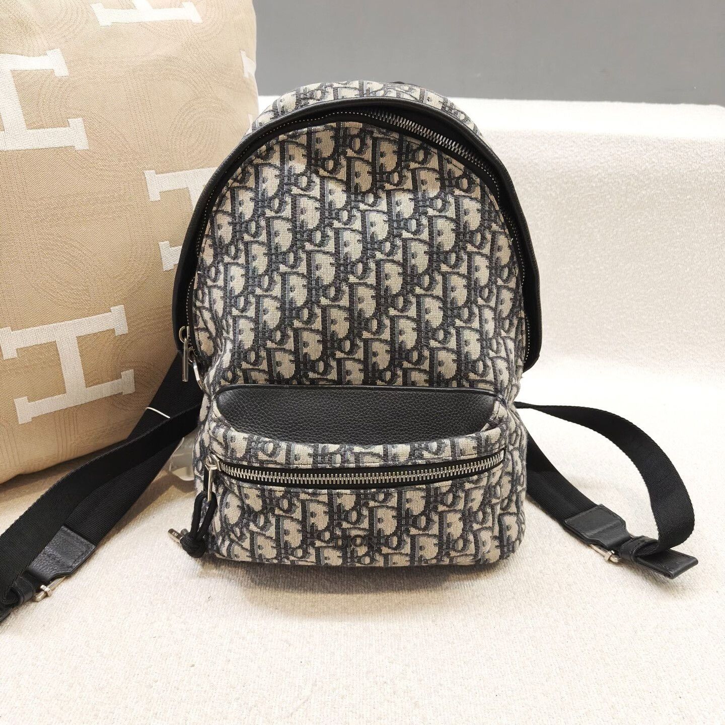 Dior Pre-loved Bag Very good condition Size ONE SIZE - 1 Thumbnail