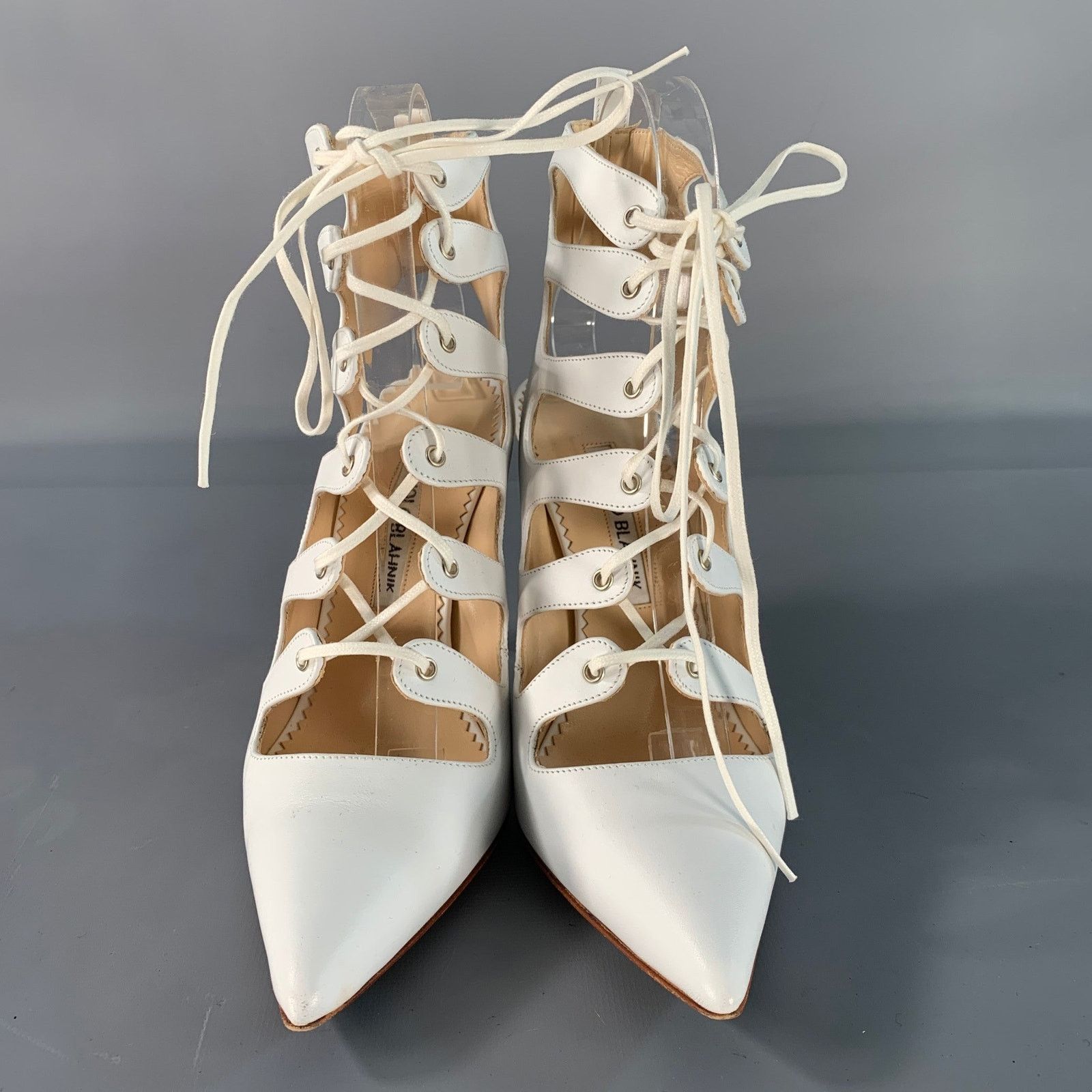 Manolo Blahnik MANOLO BLAHNIK Size 6.5 White Leather Laced Pumps Size US 6.5 / IT 36.5 - 4 Thumbnail