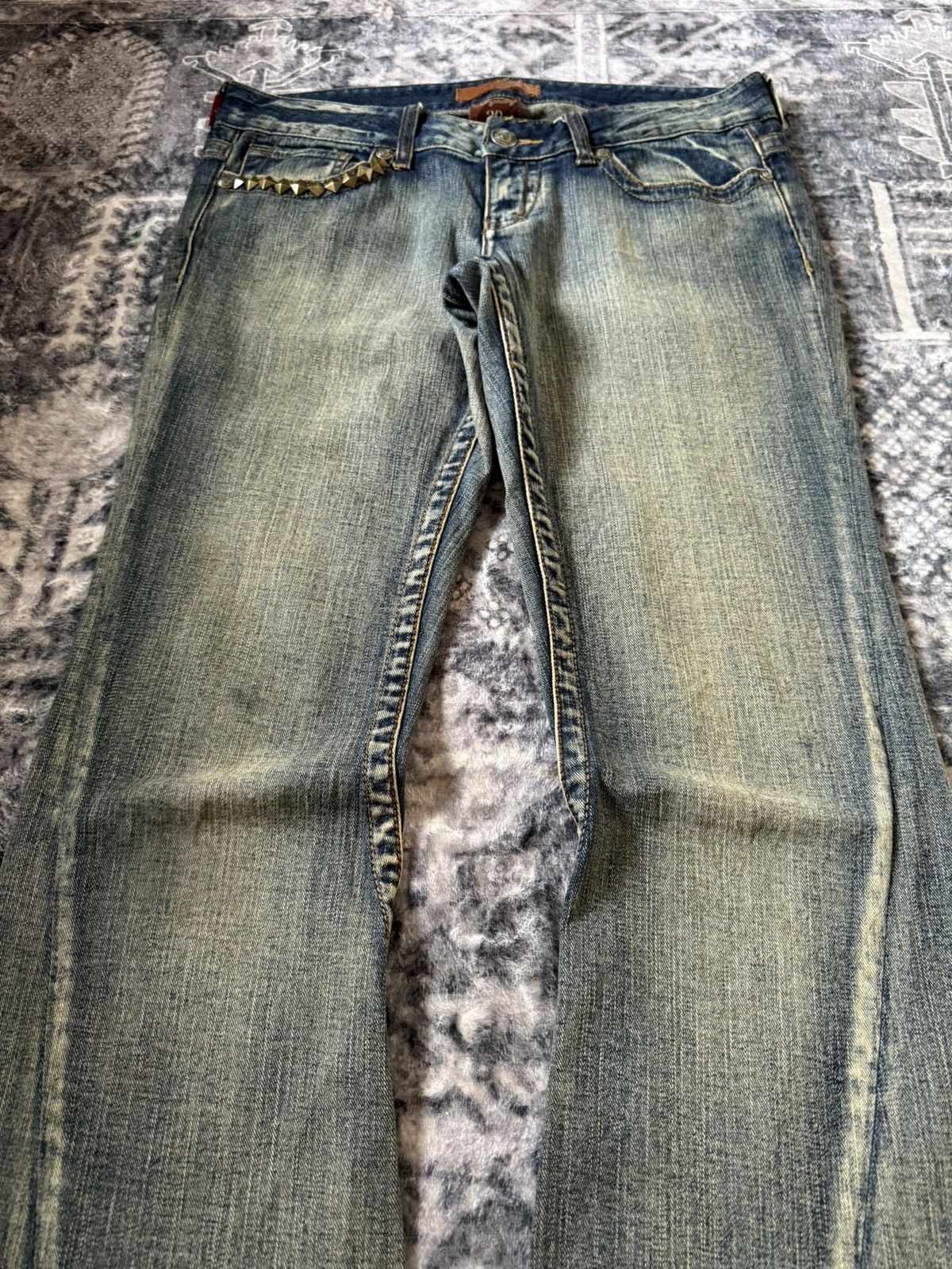 If Six Was Nine YMI Mud Wash Spiral Paneled Studded Flared Jeans Size US 32 / EU 48 - 3 Thumbnail
