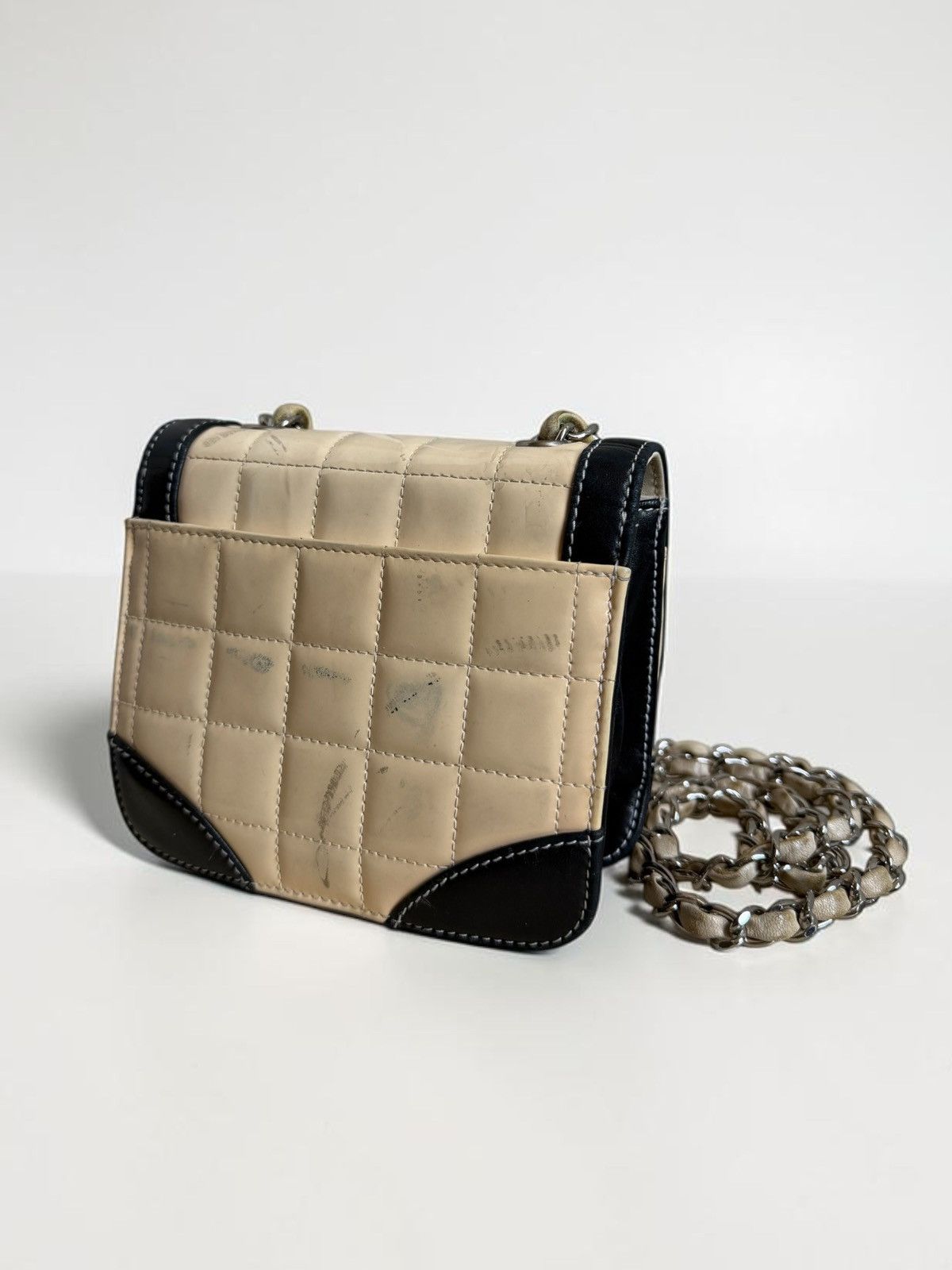 Chanel Chanel Patent Two-Tone Beige & Black Crossbody Mini Bag Size ONE SIZE - 4 Thumbnail