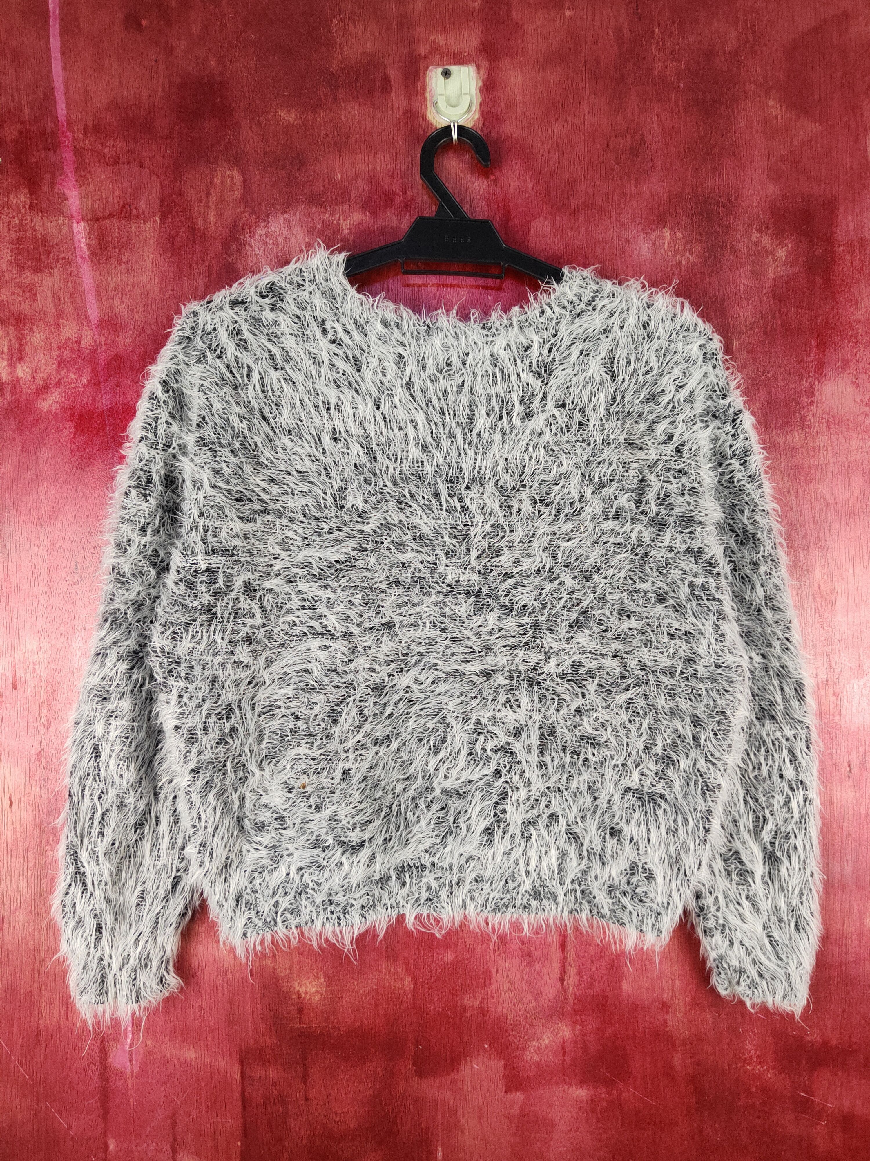 Japanese Brand H&M White Navy Shag Shaggy Fur Mohair Knitwear #S2106 Size S / US 4 / IT 40 - 7 Thumbnail