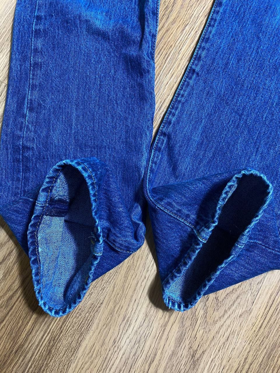 Levi's VINTAGE LEVIS 501 DISTRESS BLUE WASH JEANS Size US 30 / EU 46 - 9 Thumbnail