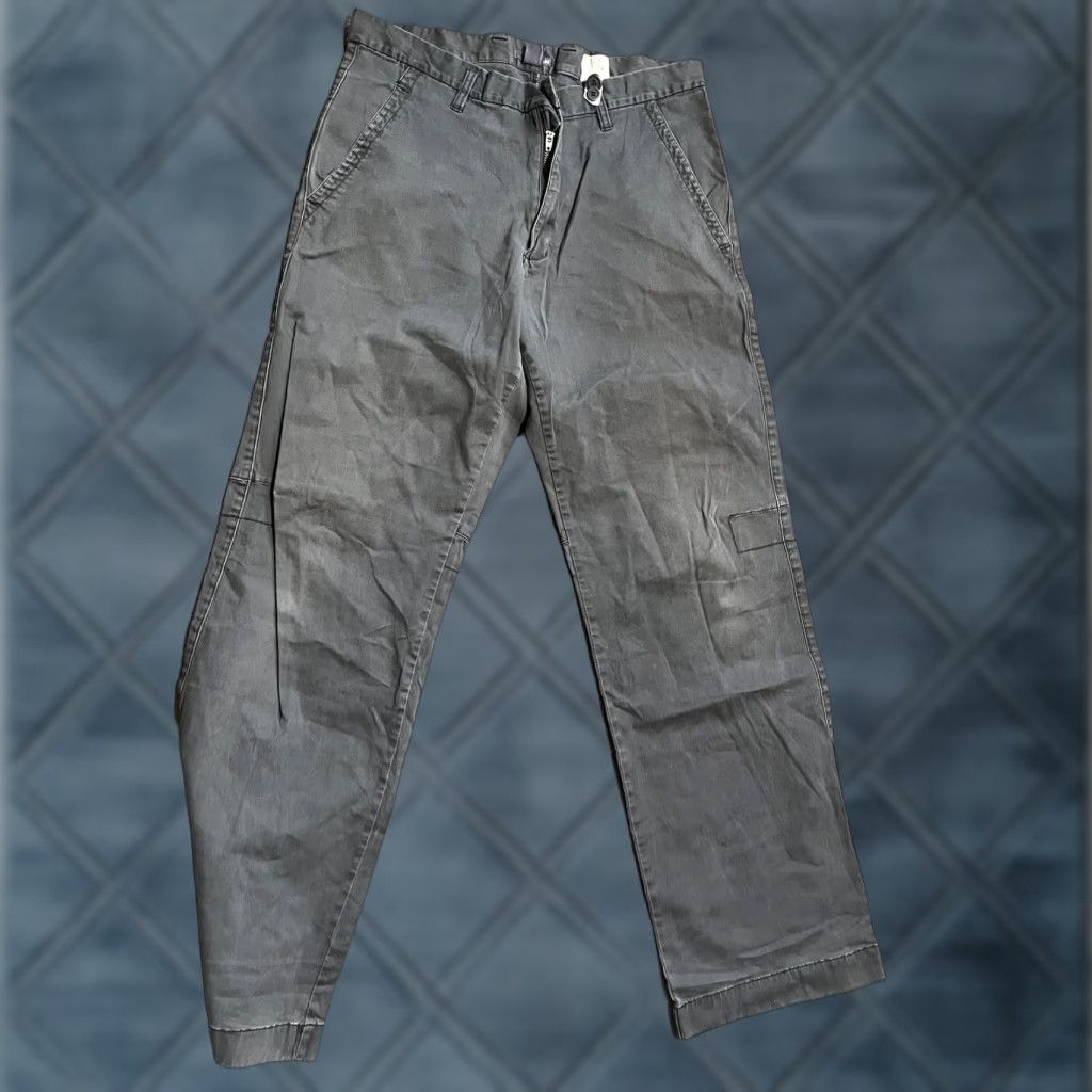 H&M H&M Pants Men Relaxed Fit 34 Waist 30 Inseam Gray Cotton Flat Front Chino 30 Regular Size 34 Mens Size US 34 / EU 50 - 1 Thumbnail
