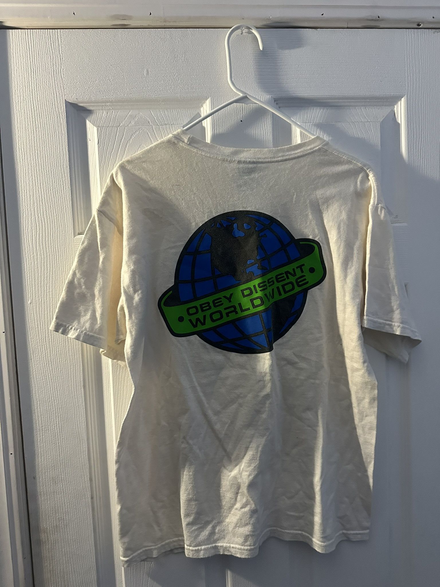 Obey "White OBEY Clothing Dissent Worldwide T-Shirt" Size US M / EU 48-50 / 2 - 2 Thumbnail