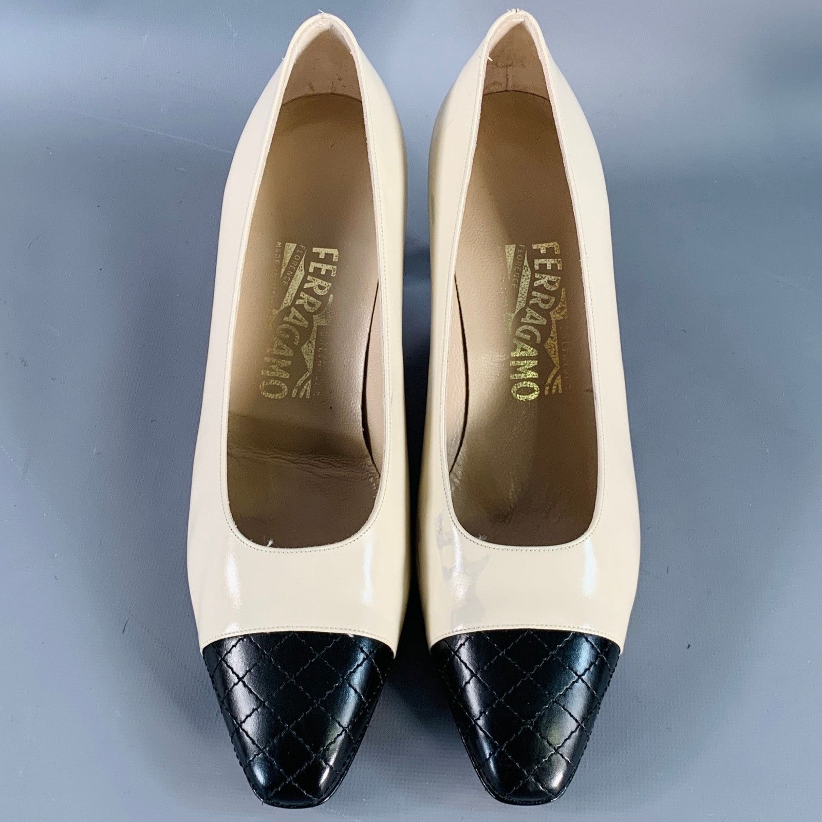 Salvatore Ferragamo Size 9 Beige Black Leather Quilted Cap Toe Pumps Size US 9 / IT 39 - 4 Thumbnail