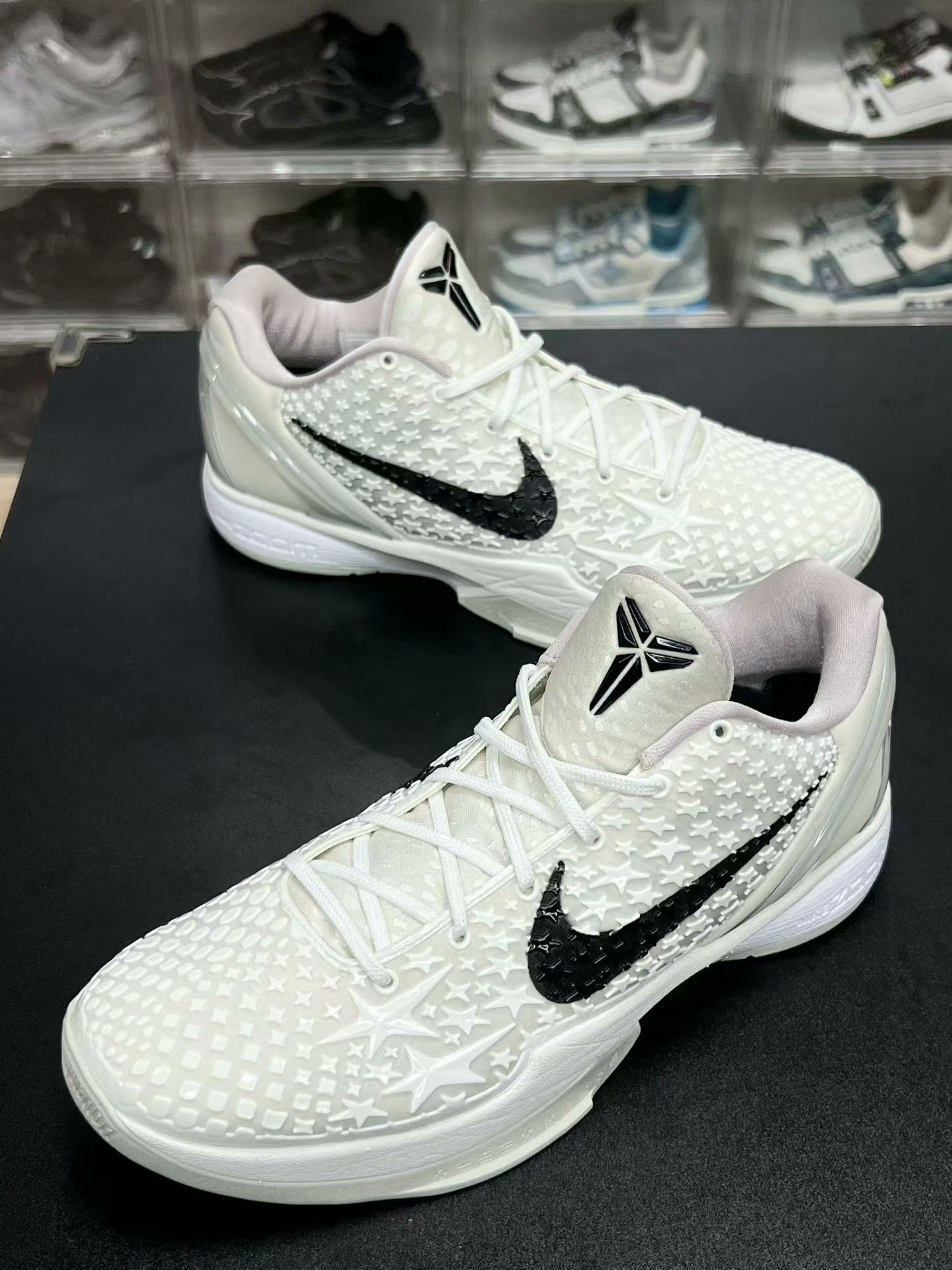 Nike Nike White Lowtop Sneakers 43 Men Size US 10 / EU 43 - 1 Thumbnail