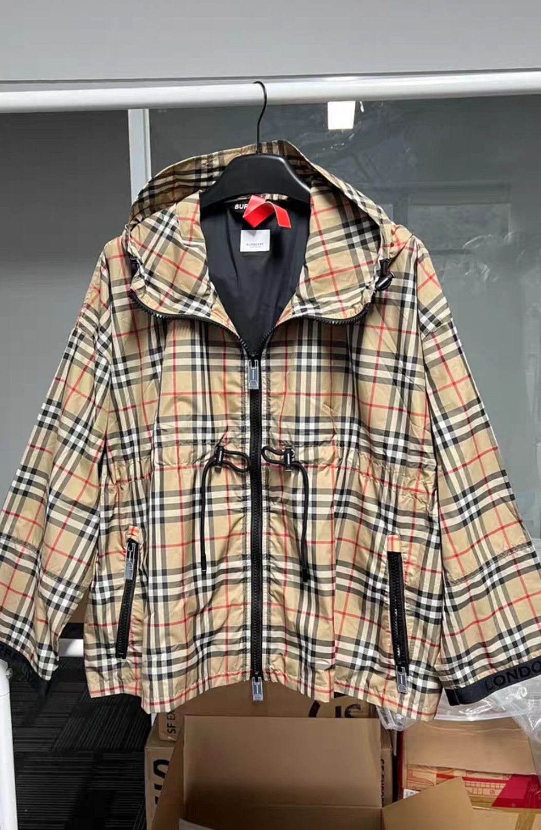 Burberry Burberry Beige Short Women's Jacket. Size M / US 6-8 / IT 42-44 - 10 Thumbnail