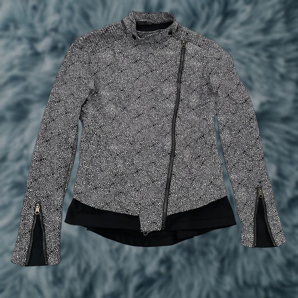 Lululemon VINTAGE Lululemon Jacket Womens Size 6 Black Floral Athleisure Full Zip Casual Ladies Size M / US 6-8 / IT 42-44 - 1 Thumbnail