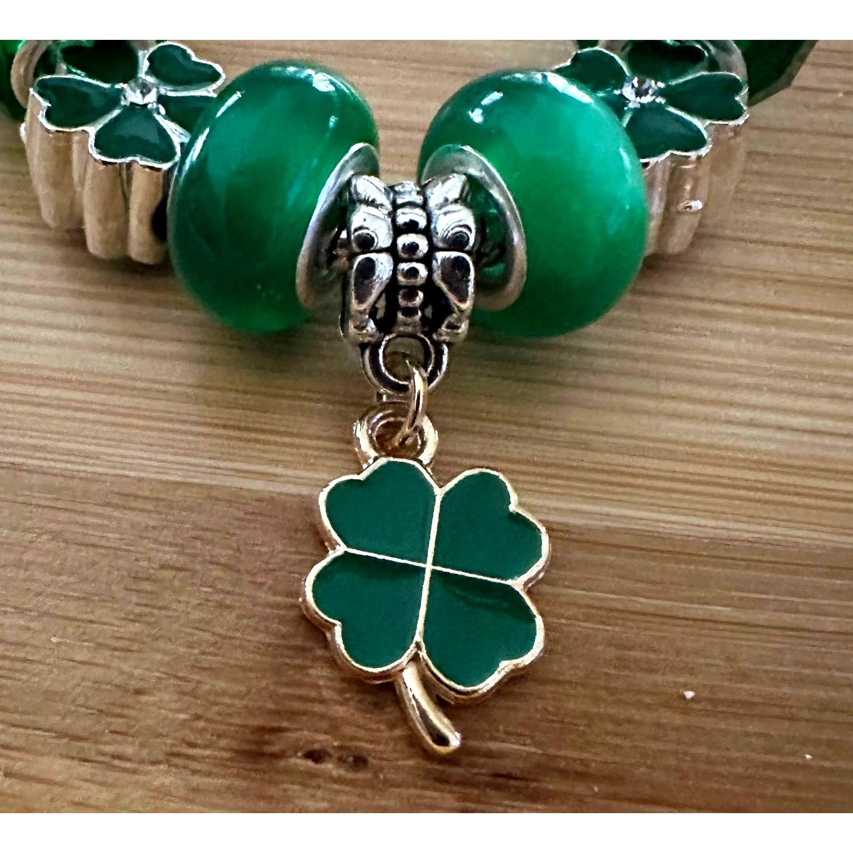 Handmade St Patricks Day Four Leaf Clover Bracelet New Beaded Charms Size ONE SIZE - 5 Thumbnail