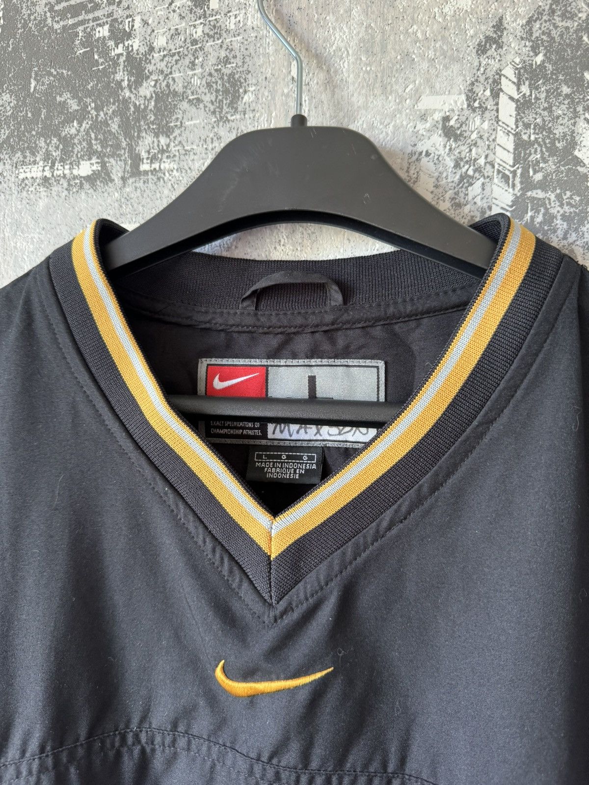 Nike Vintage Nike Crewneck Size US XL / EU 56 / 4 - 4 Thumbnail