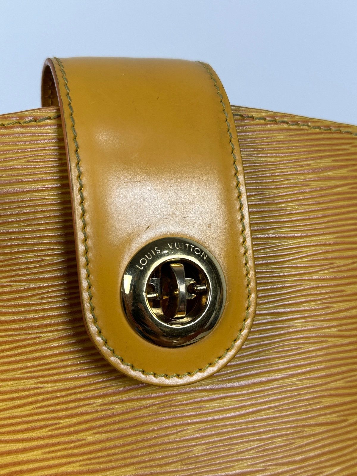 Louis Vuitton Louis Vuitton Epi Cluny Yellow Leather Shoulder Bag Size ONE SIZE - 12 Thumbnail