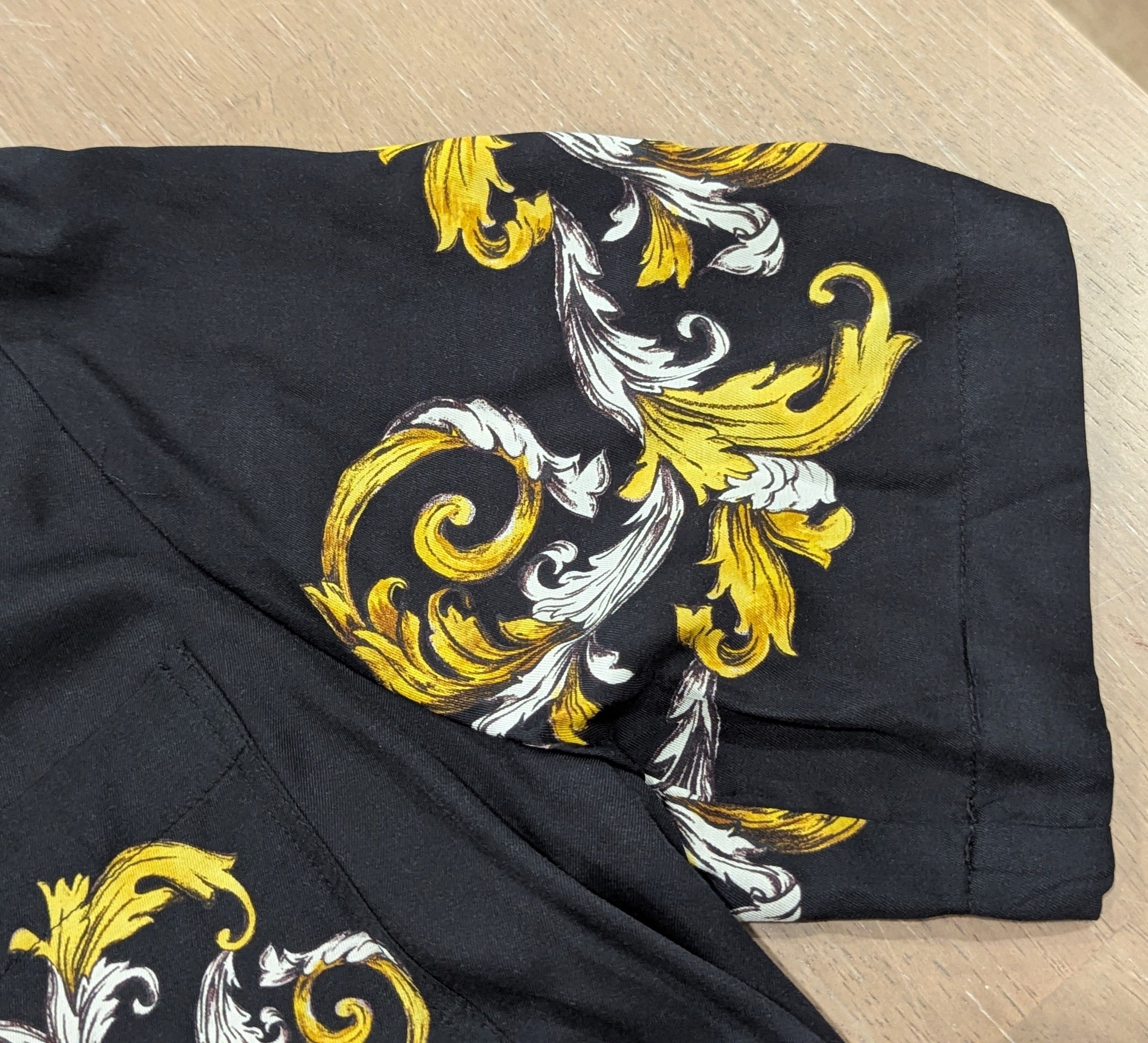 Versace Jeans Couture Versace Jeans Couture Barocco Button Up Shirt 46 Size US S / EU 44-46 / 1 - 5 Thumbnail