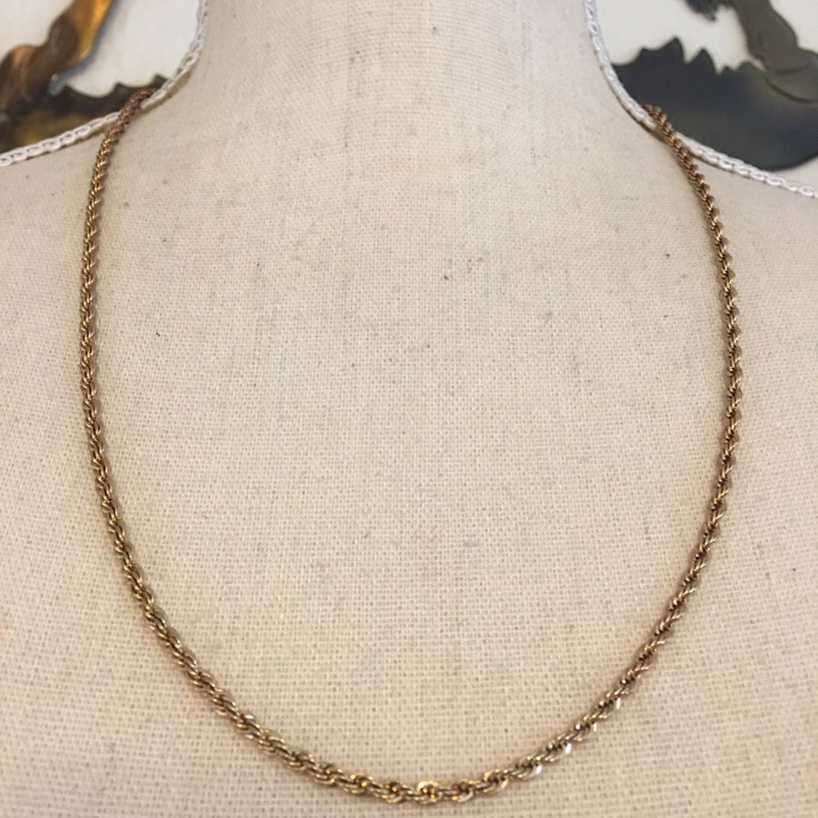 Jewelry Gold tone sparkle twisted rope chain Size ONE SIZE - 1 Thumbnail