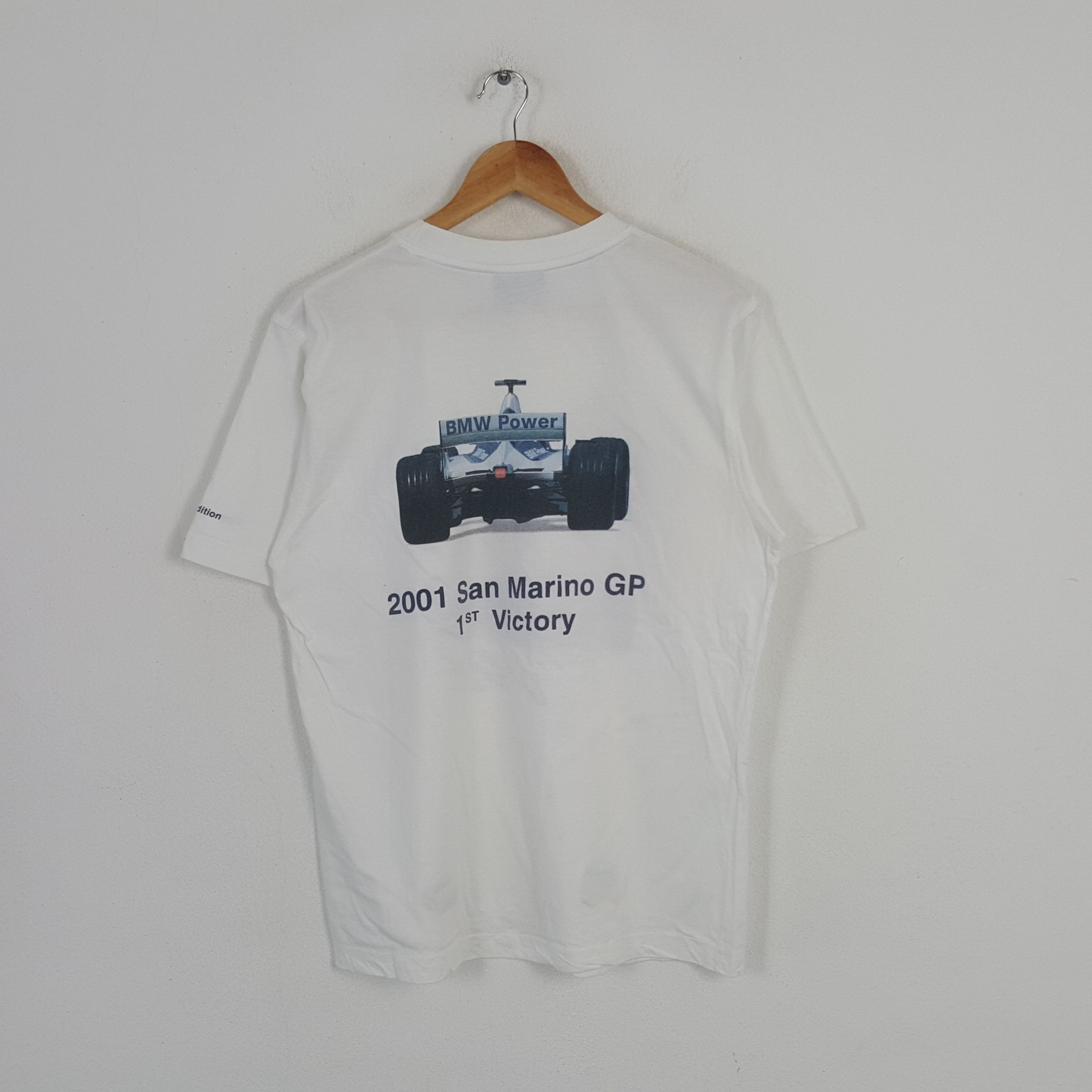 BMW Vintage 2001 San Marino GP BMW Formula One Tshirt C239 Size US M / EU 48-50 / 2 - 1 Thumbnail