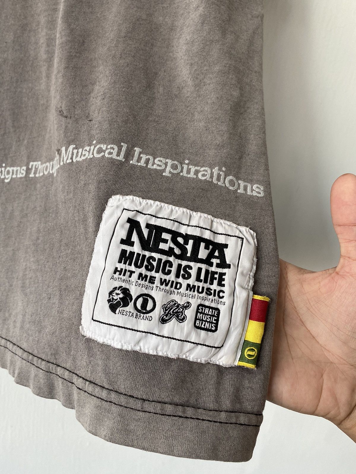 Vintage Vintage Nesta T-shirt Size US L / EU 52-54 / 3 - 13 Thumbnail