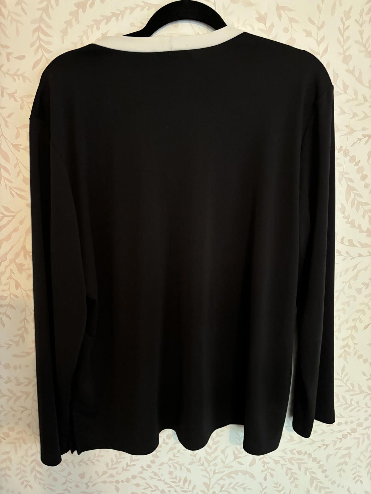 Van Heusen Van Heusen Women's Black Blouse with White Trim - Size XL Size XL / US 12-14 / IT 48-50 - 7 Thumbnail