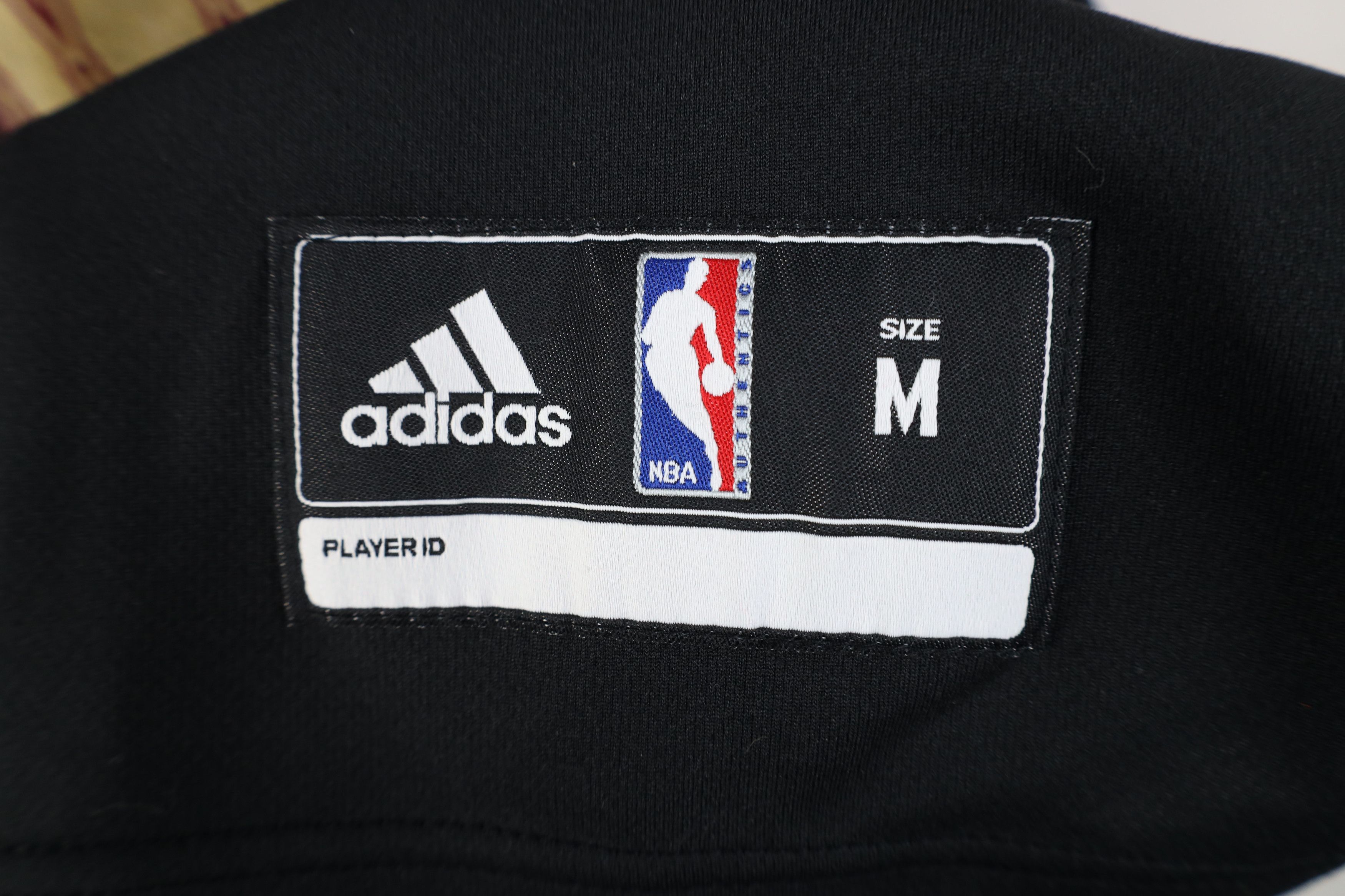 Adidas Adidas 2016 NBA James Cleveland Cavaliers Basketball Jersey Size US M / EU 48-50 / 2 - 7 Thumbnail