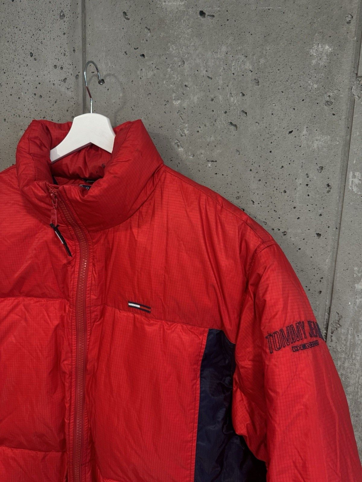 Tommy Hilfiger Vintage Tommy Hilfiger Down Puffer Jacket Size Men’s XL Size US XL / EU 56 / 4 - 2 Thumbnail