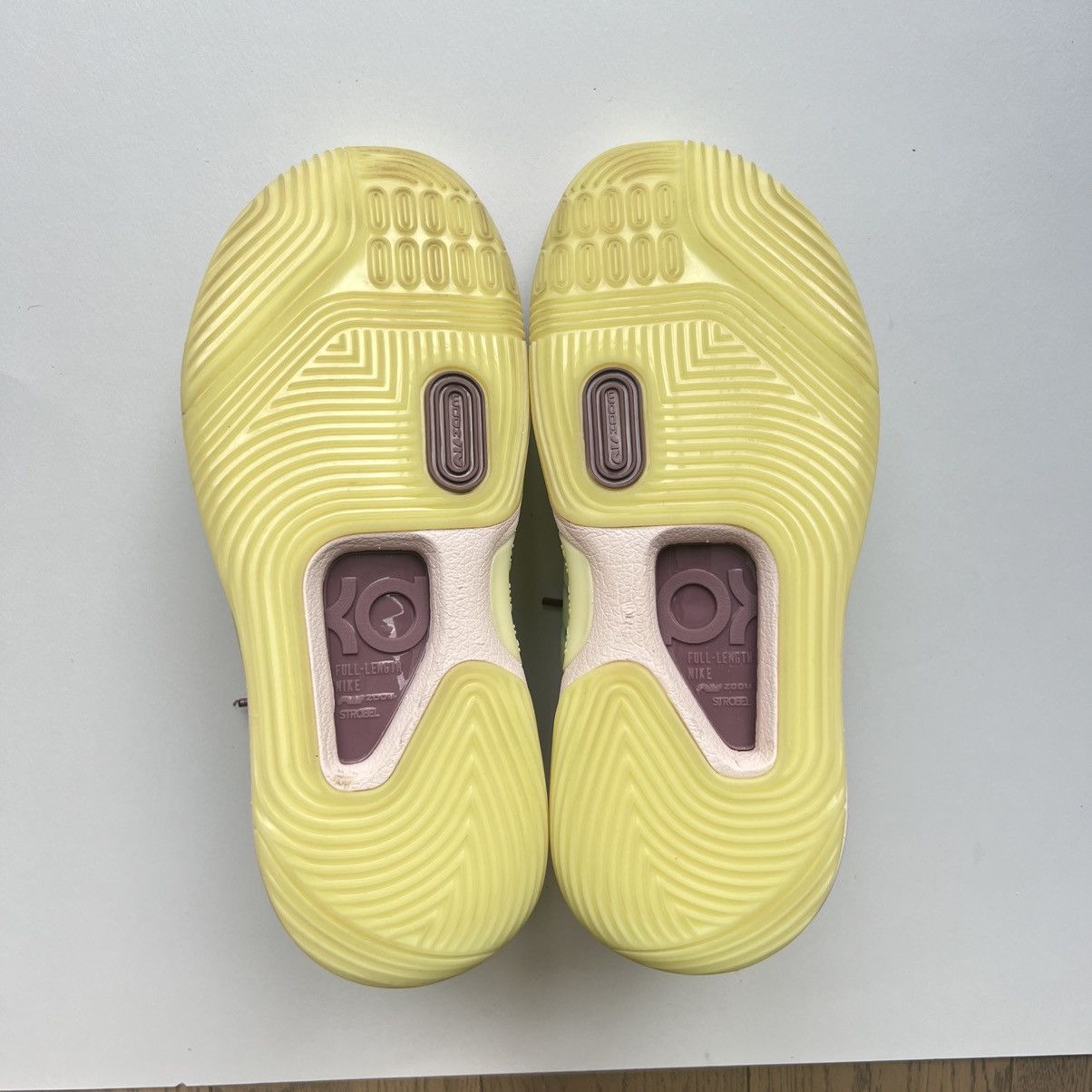 Nike Nike KD 14 Surrealism size 8.5 CW3935 300 PE SE Rare Promo Size US 8.5 / EU 41-42 - 5 Thumbnail