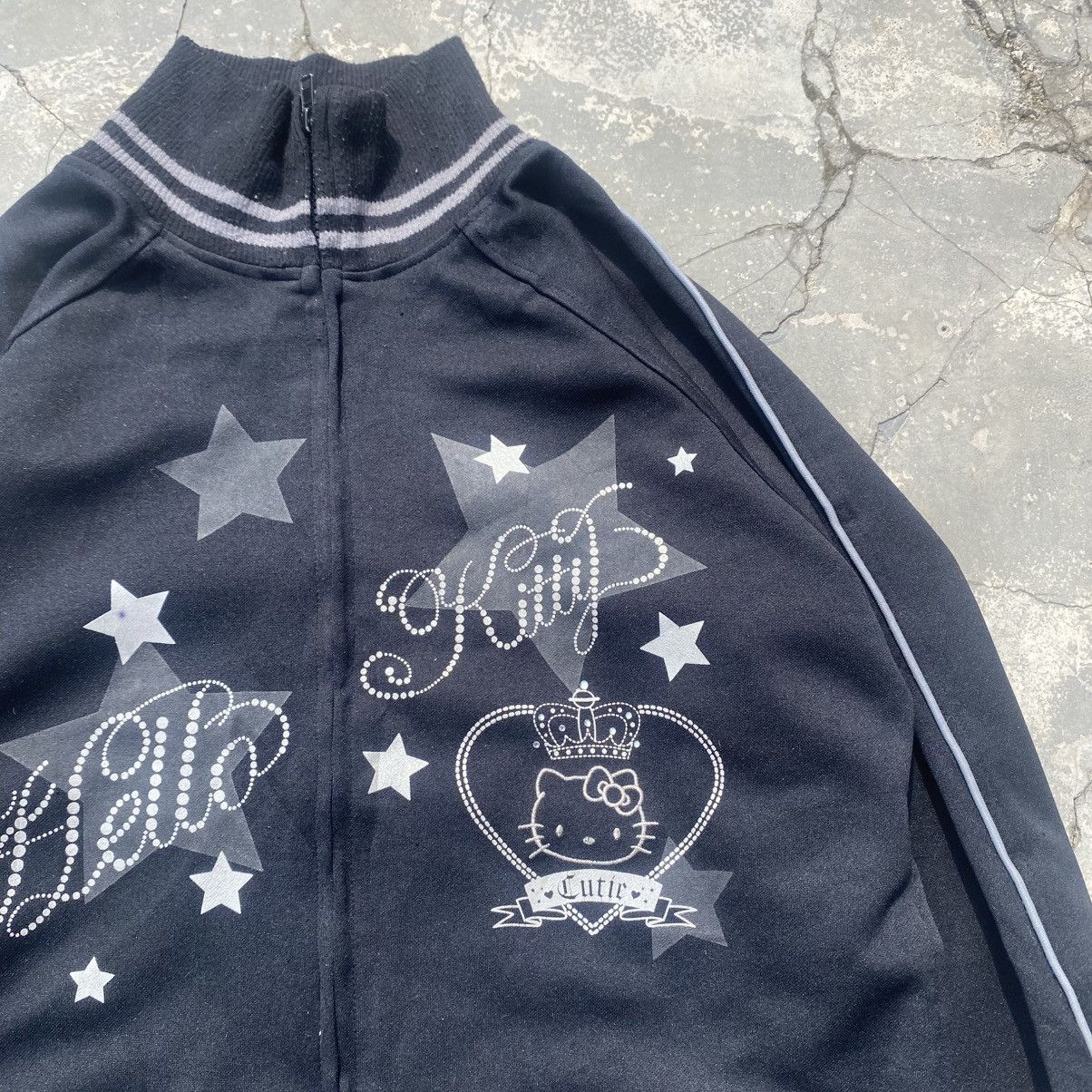 Anime Hello Kitty BLACK sweater Size US M / EU 48-50 / 2 - 3 Thumbnail