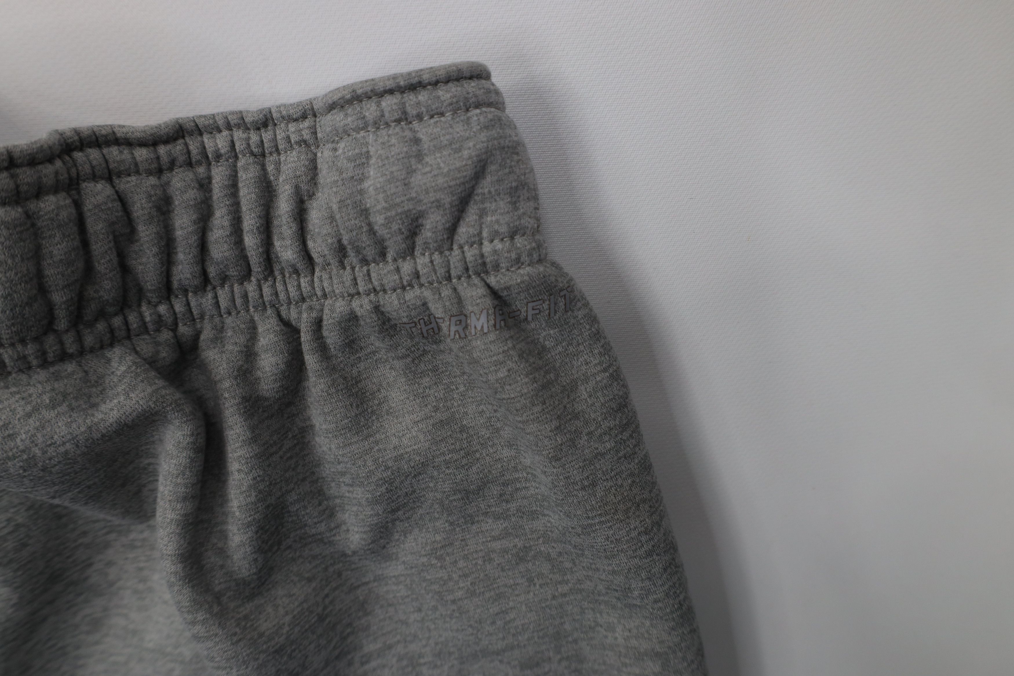 Nike Y2K Nike Therma Fit Mini Swoosh Wide Leg Sweatpants Gray Size US 32 / EU 48 - 14 Thumbnail