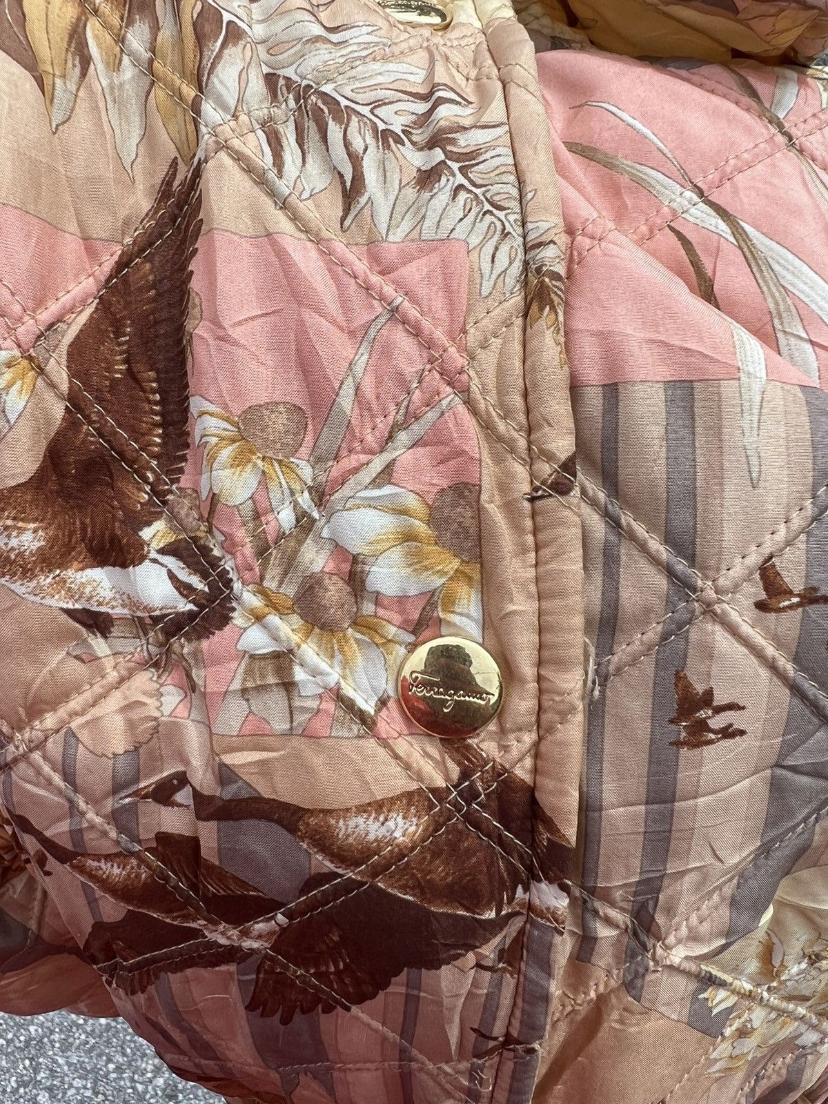 Salvatore Ferragamo Rare Vintage Salvatore Ferragamo Quilted Jacket Fullprint Size XS / US 0-2 / IT 36-38 - 7 Thumbnail