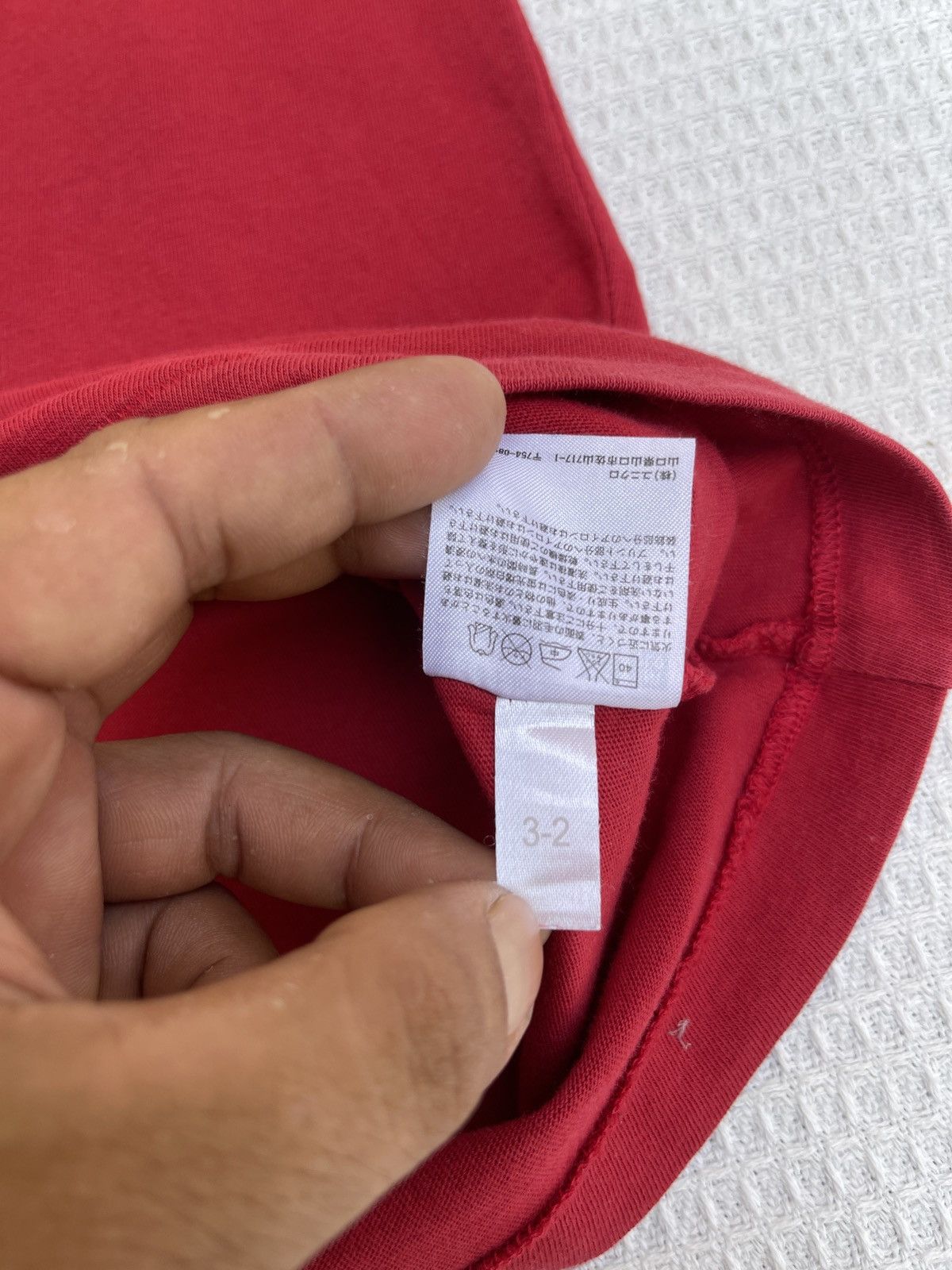 Kaws Last Drop🔥Rare🔥Kaws X Uniqlo T-Shirt Size US L / EU 52-54 / 3 - 7 Thumbnail
