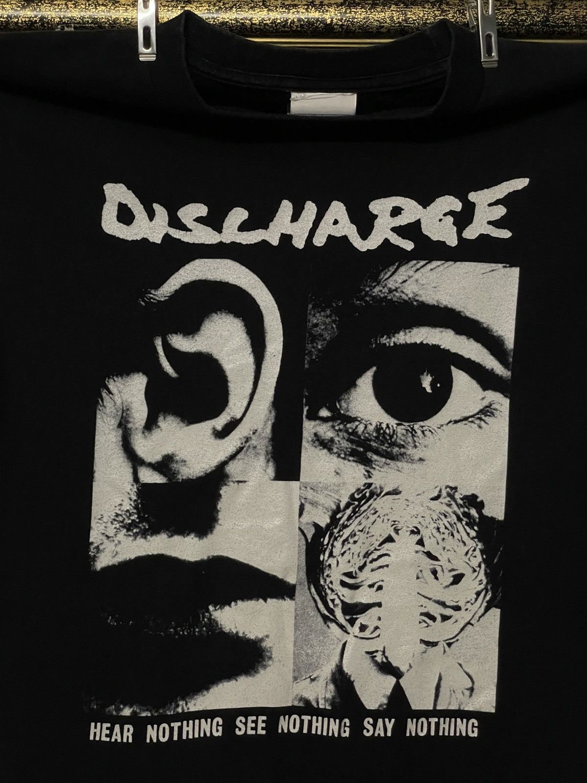 Band Tees Vintage Original Band Discharge Anarcho-Punk Cover Album Tee Size US S / EU 44-46 / 1 - 3 Thumbnail