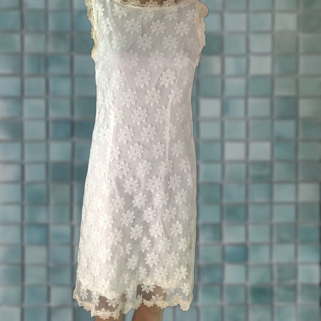 Vintage Vintage Women's Skater Dress - White Floral Lace Knee Length Boat Neck Sleeveless Party/Cocktail Dress Size 46 Size L / US 10 / IT 46 - 1 Thumbnail