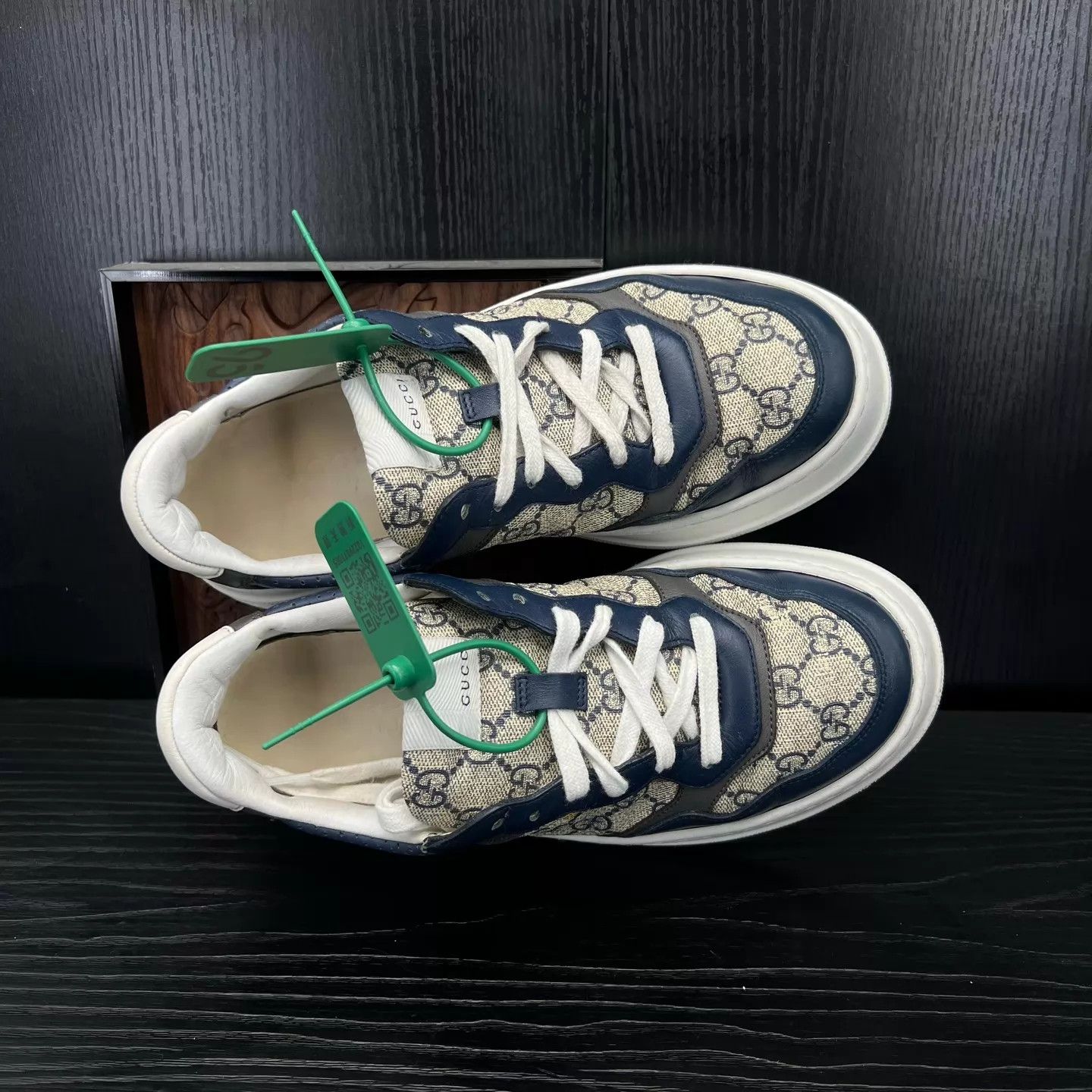 Gucci Gucci Cookie Sneaker White Blue 6/40 Original Box Size US 7 / EU 40 - 7 Thumbnail