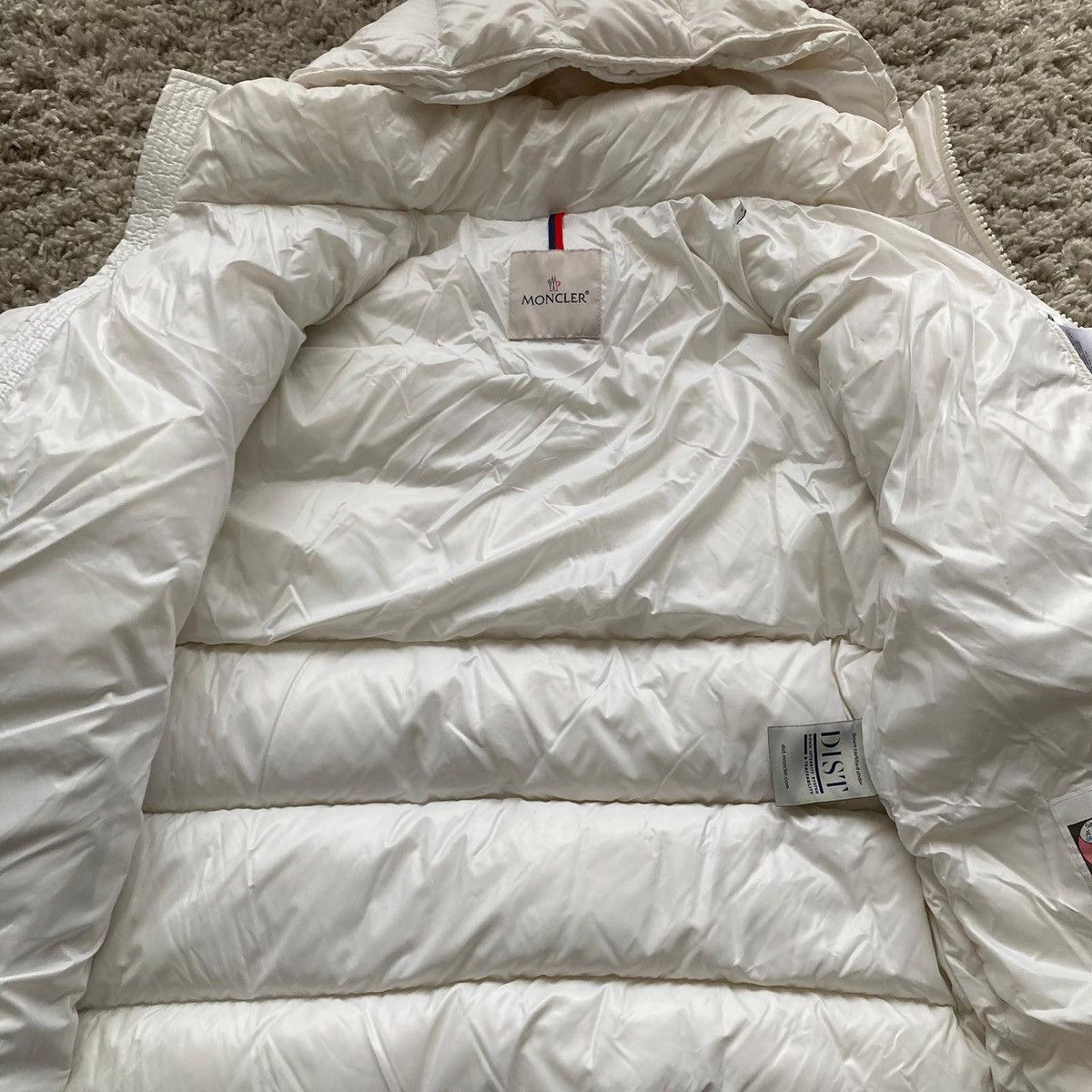 Moncler Moncler MAYA jacket outerwear size 5 white down vest Size US XL / EU 56 / 4 - 6 Thumbnail