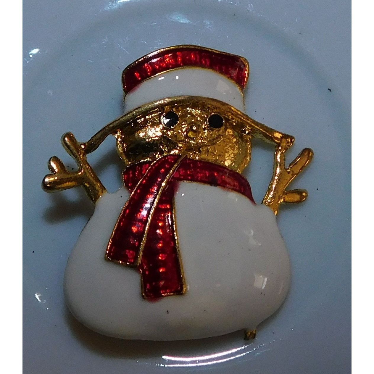 Other Cute Vintage Smiling Snowman Brooch Gold Tone With Enamel Size ONE SIZE - 5 Thumbnail