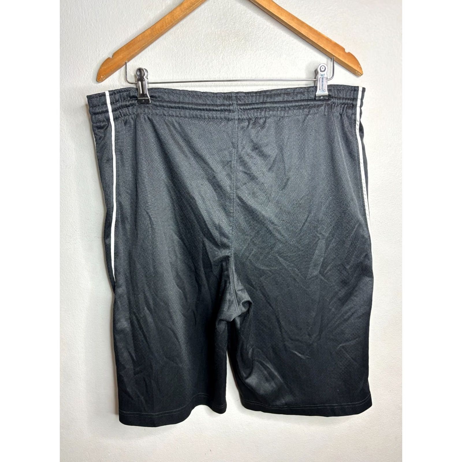 Nike VINTAGE Nike Black Basketball Shimmer Dazzle Shorts M Men Satin Polyester Drawstring 11in Inseam Athletic 4283 Size US 31 - 4 Thumbnail