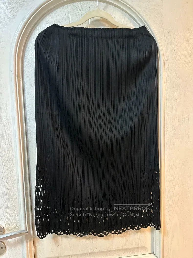 Issey Miyake Issey Miyake size:5 Black Hollow Lace Midi Skirt Size 22" - 1 Thumbnail