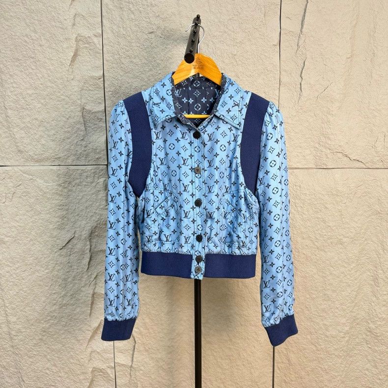 Louis Vuitton Louis Vuitton Blue full-print double-sided mulberry silk j Size XS / US 0-2 / IT 36-38 - 1 Thumbnail