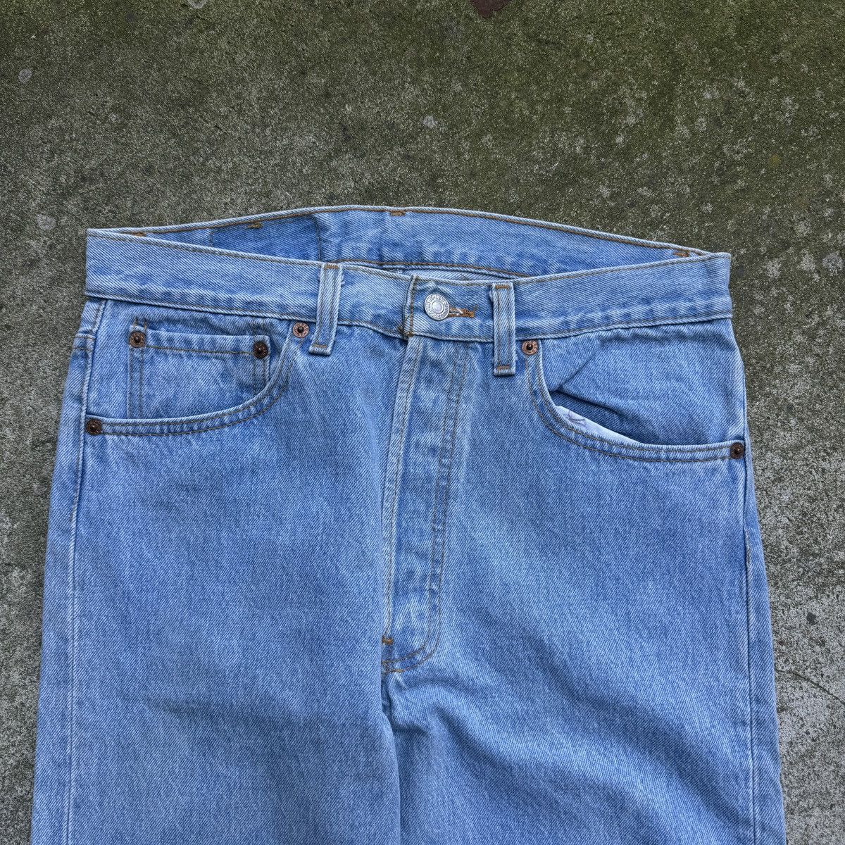 Levi's Vintage 90s Levi's 501 Light Wash Jeans 31x38 Size US 31 - 4 Thumbnail