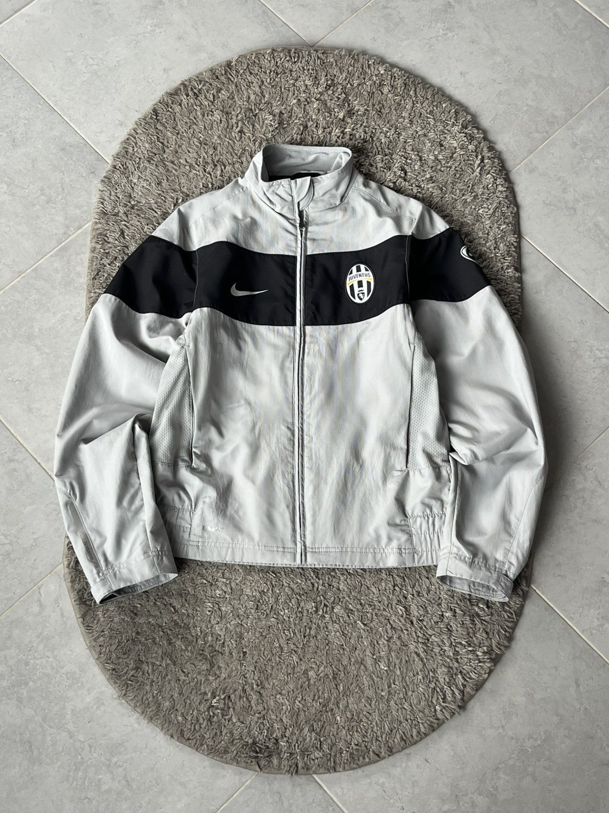 Nike Vintage Nike Light Jacket Soccer football team Juventus Size US S / EU 44-46 / 1 - 1 Thumbnail