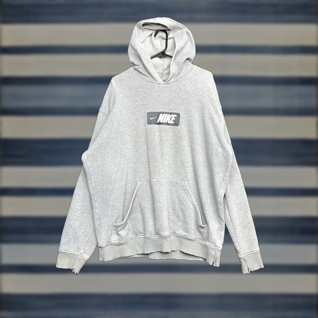 Nike VINTAGE Nike Hoodie Men’s XL Center Swoosh Spellout Gray Sweatshirt 90s USA Nike Sportswear Mens XL Gray Size US XL / EU 56 / 4 - 1 Thumbnail