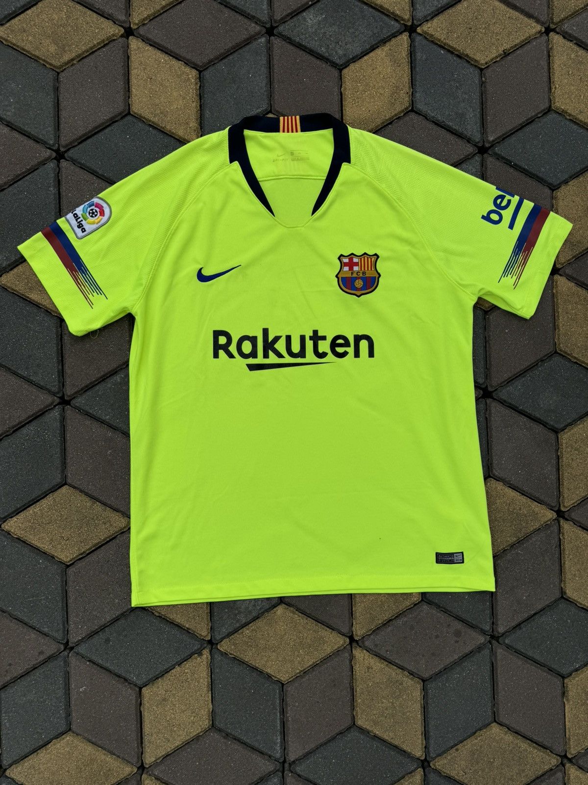 Nike FC Barcelona 2018 Away Leo Messi Jersey Size US XL / EU 56 / 4 - 1 Thumbnail