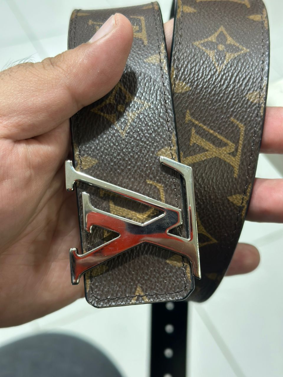 Louis Vuitton Authentic LOUIS VUITTON LV Initials 44 mm Reversible Belt Size ONE SIZE - 3 Thumbnail