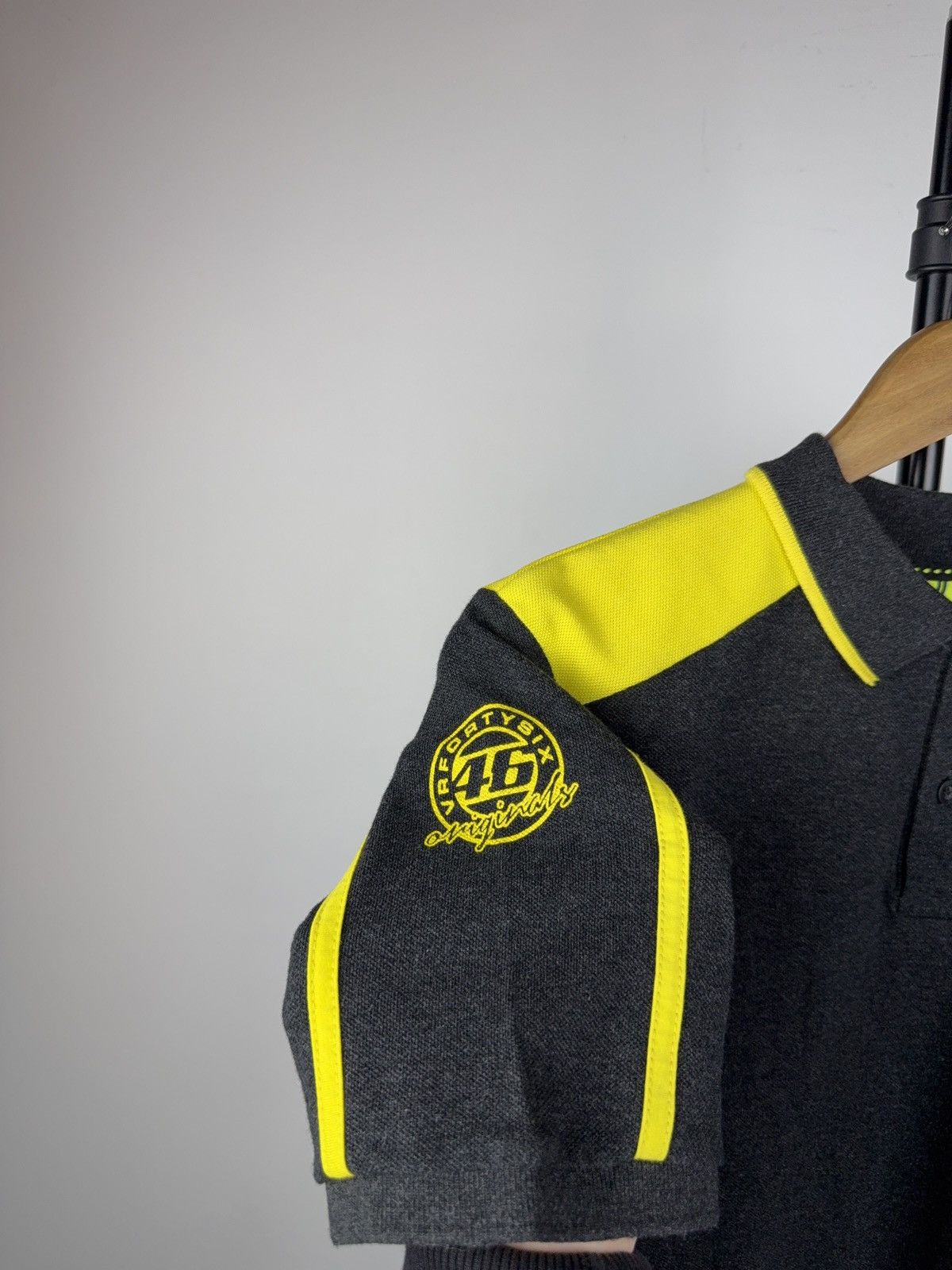 Vintage Racing VR46 Valentino Rossi Polo Shirt Grey Yellow MotoGP Size US S / EU 44-46 / 1 - 4 Thumbnail