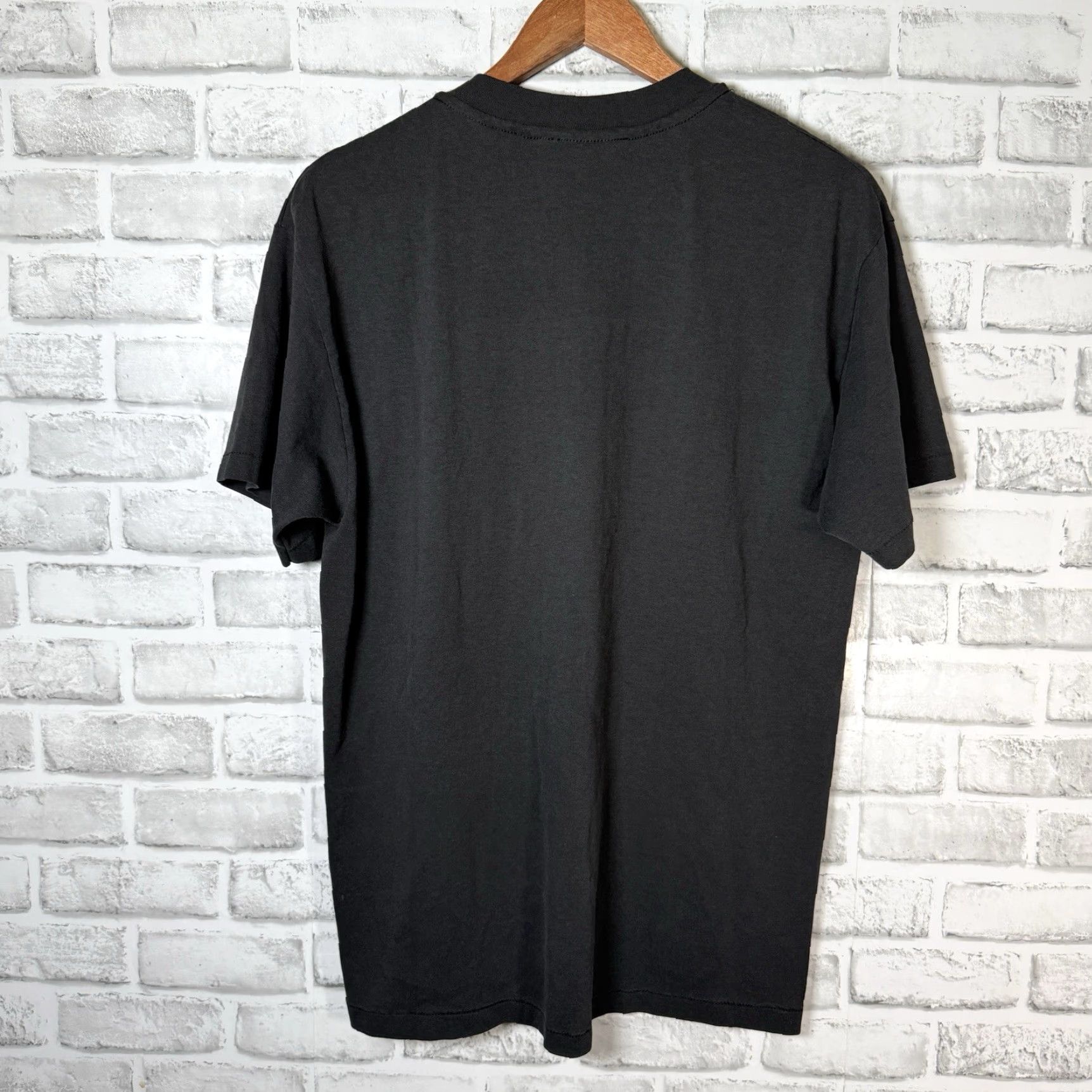 Hanes VINTAGE Hanes T-Shirt Black USA Theme Single Stitch Mens Size L Size US L / EU 52-54 / 3 - 5 Thumbnail