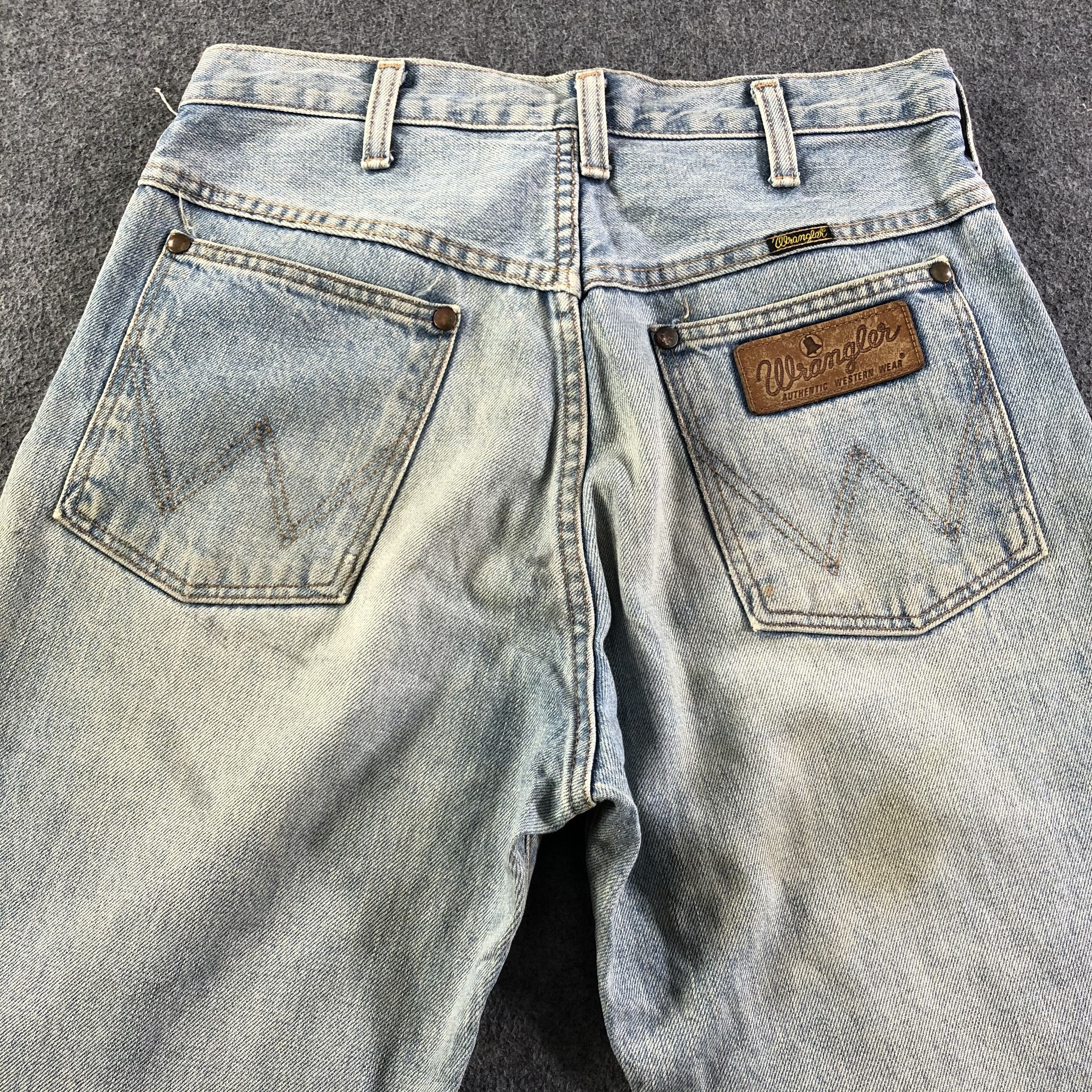 Vintage Vintage Light Wash Wrangler Redline Jeans-J2943 Size US 29 - 4 Thumbnail