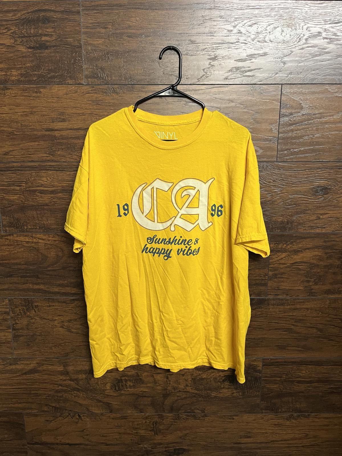 Designer The Vinyl Icons T-shirt 1996 CA Sunshine and Happy Vibes Tee Size US L / EU 52-54 / 3 - 1 Thumbnail